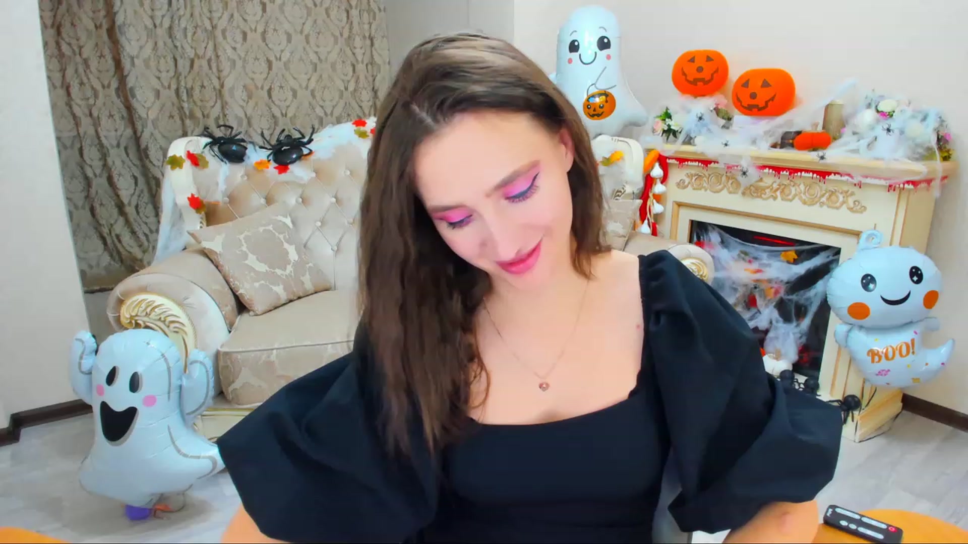 Gallery image thumbnail from WittyBunnyy's myfreecams stream on, 10/31/2023, 10:48 image 19 of 20
