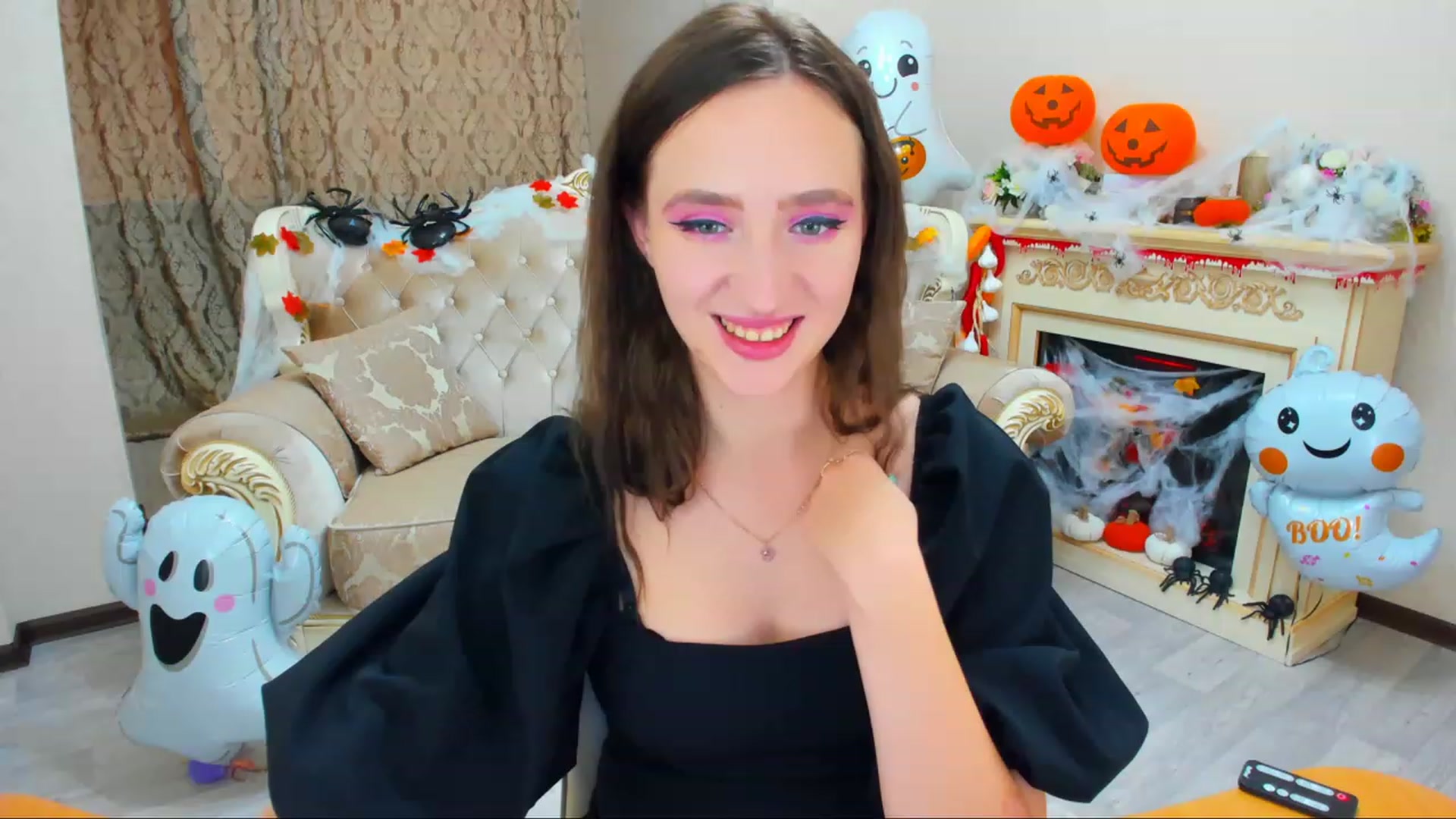 Gallery image thumbnail from WittyBunnyy's myfreecams stream on, 10/31/2023, 10:48 image 11 of 20