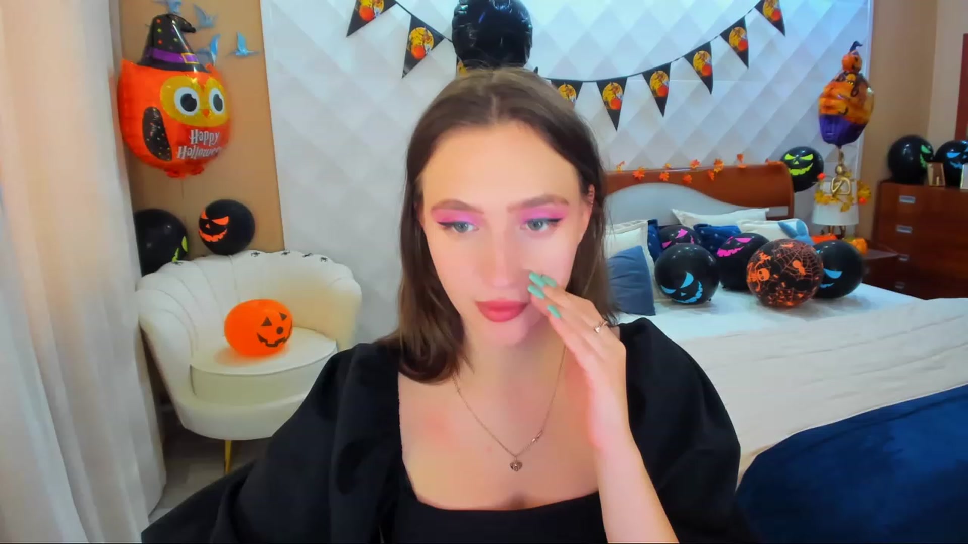 Gallery image thumbnail from WittyBunnyy's myfreecams stream on, 11/02/2023, 10:00 image 19 of 20