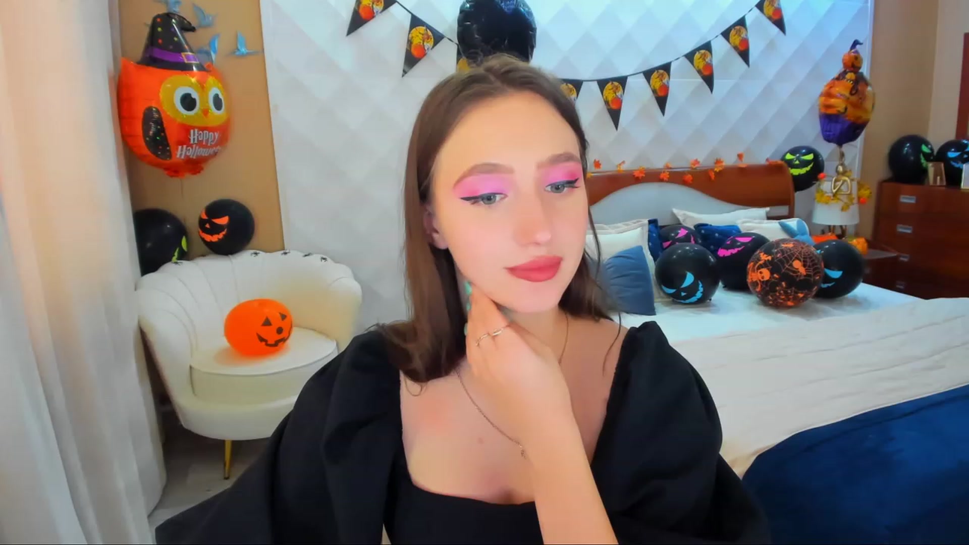 Gallery image thumbnail from WittyBunnyy's myfreecams stream on, 11/02/2023, 10:00 image 8 of 20
