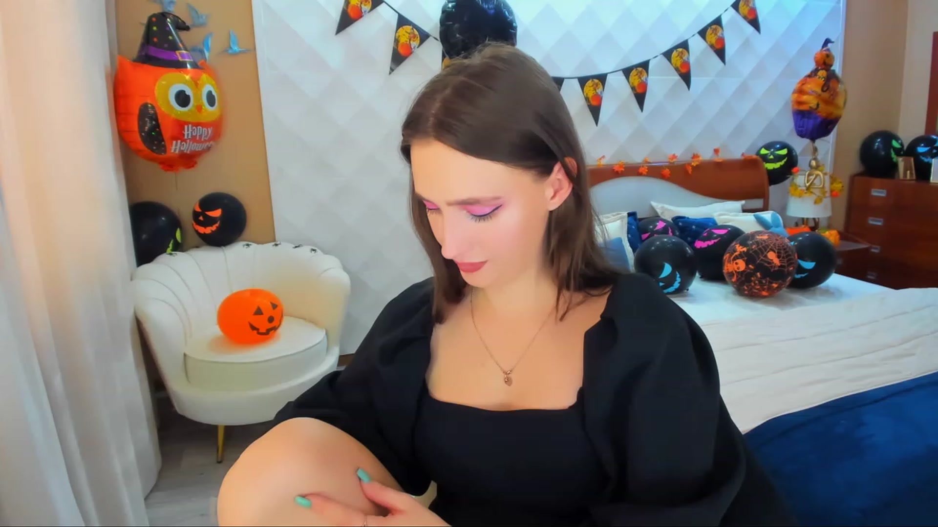 Gallery image thumbnail from WittyBunnyy's myfreecams stream on, 11/02/2023, 10:00 image 3 of 20