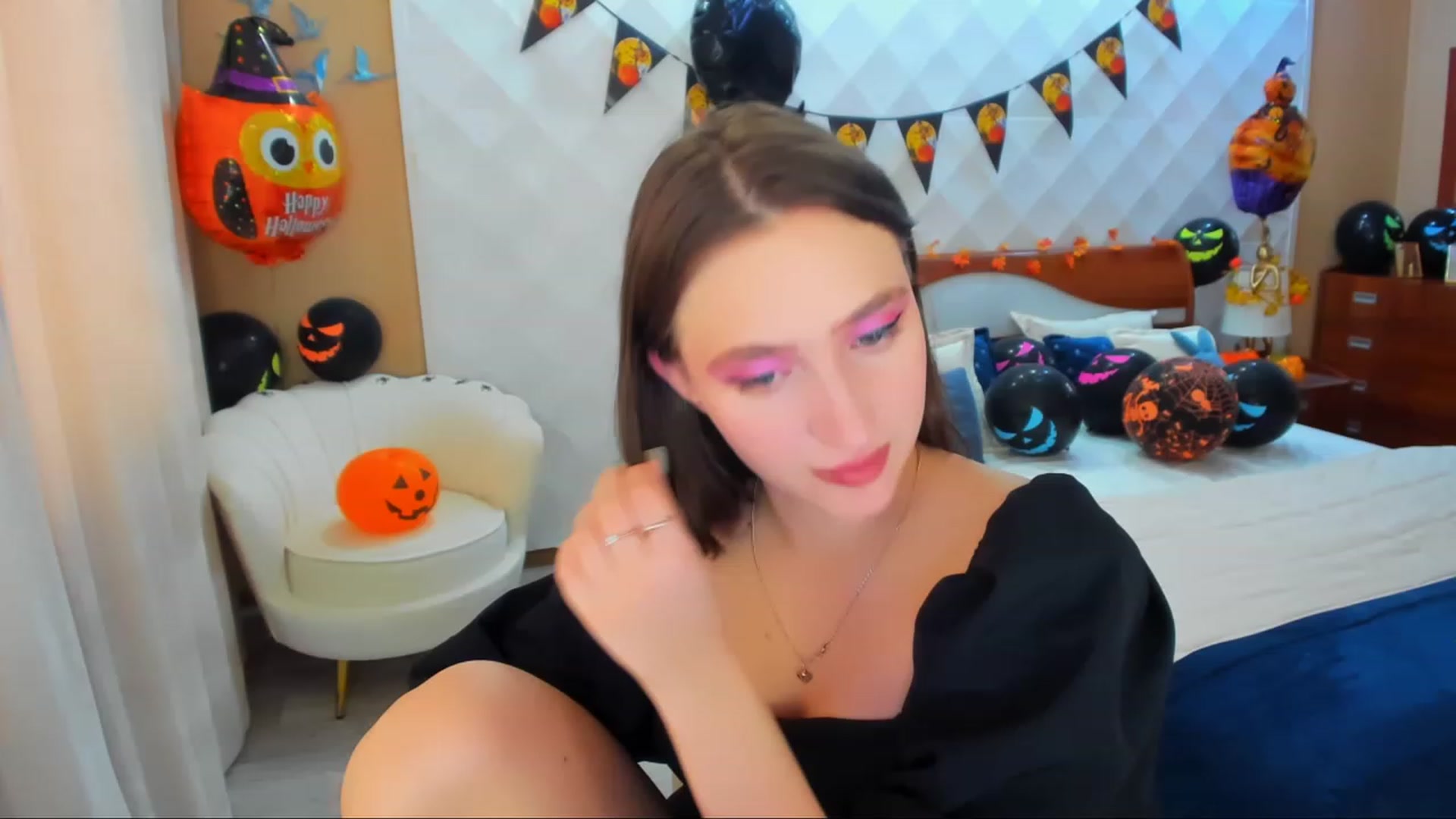 Gallery image thumbnail from WittyBunnyy's myfreecams stream on, 11/02/2023, 10:00 image 2 of 20