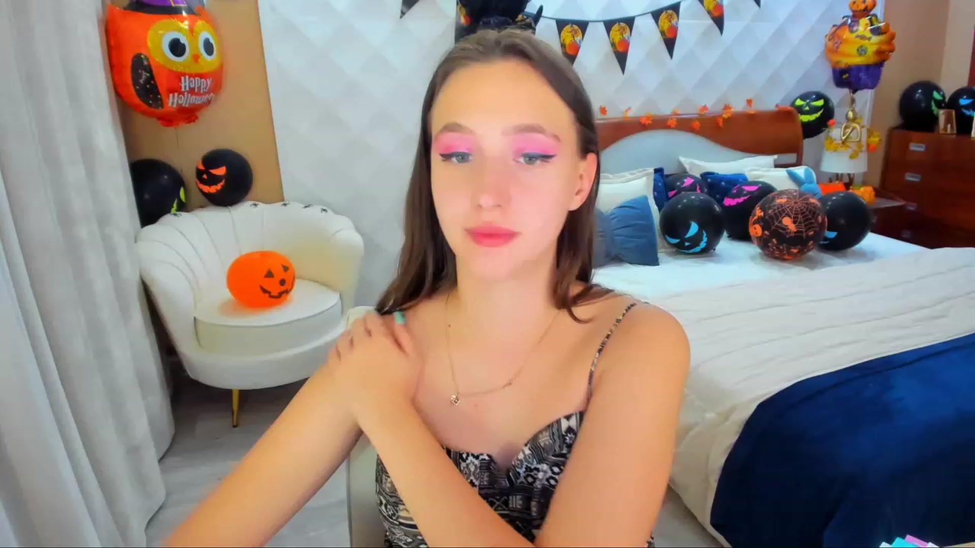 Gallery image thumbnail from WittyBunnyy's myfreecams stream on, 11/02/2023, 14:45 image 13 of 20