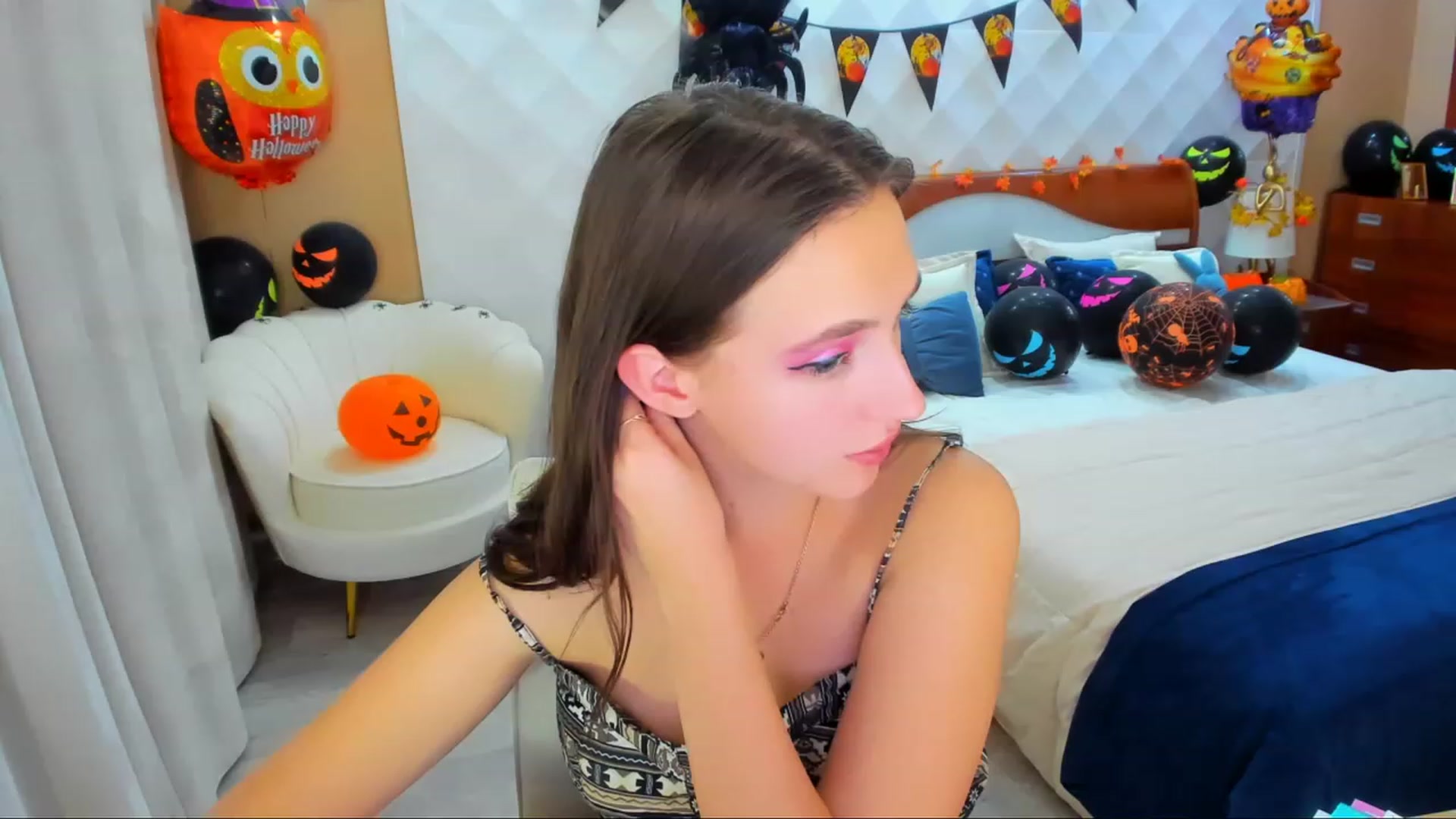 Gallery image thumbnail from WittyBunnyy's myfreecams stream on, 11/02/2023, 14:45 image 10 of 20