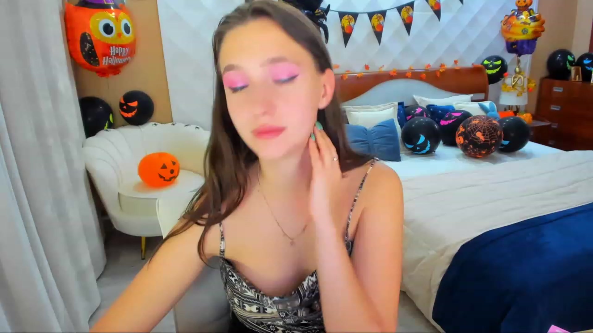 Gallery image thumbnail from WittyBunnyy's myfreecams stream on, 11/02/2023, 14:45 image 3 of 20