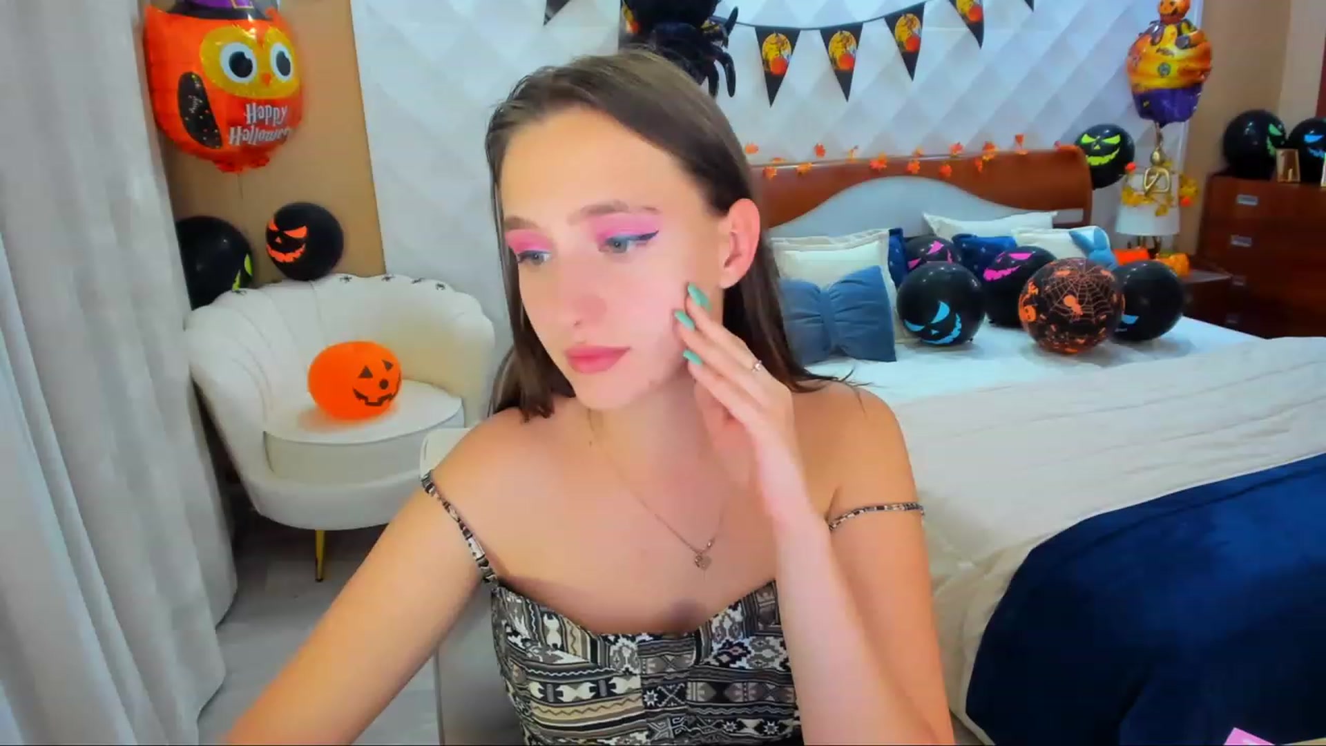 Gallery image thumbnail from WittyBunnyy's myfreecams stream on, 11/02/2023, 14:45 image 4 of 20