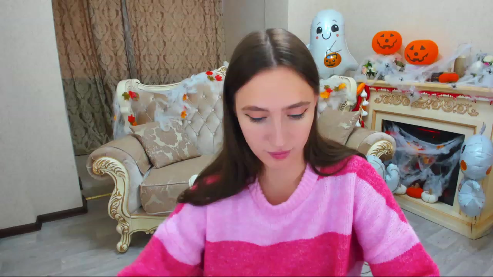 Gallery image thumbnail from WittyBunnyy's myfreecams stream on, 11/03/2023, 10:46 image 16 of 20