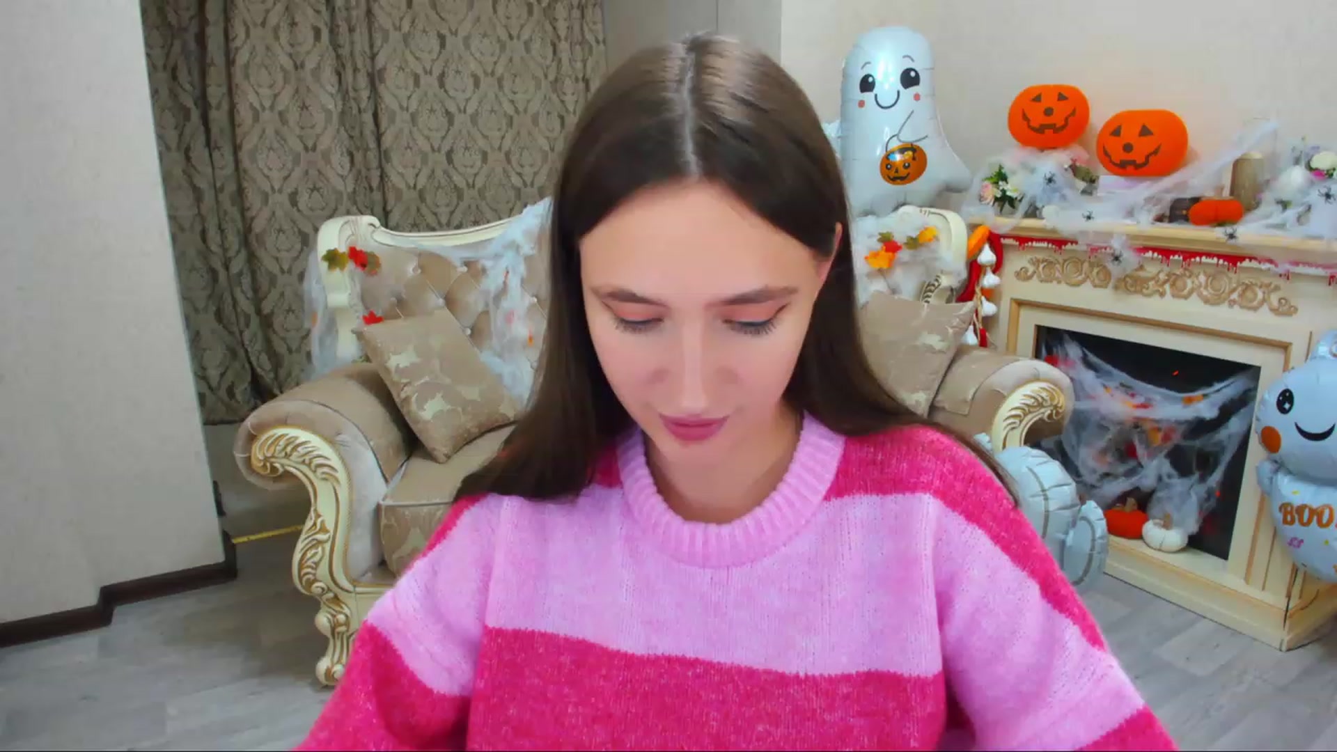 Gallery image thumbnail from WittyBunnyy's myfreecams stream on, 11/03/2023, 12:45 image 3 of 20