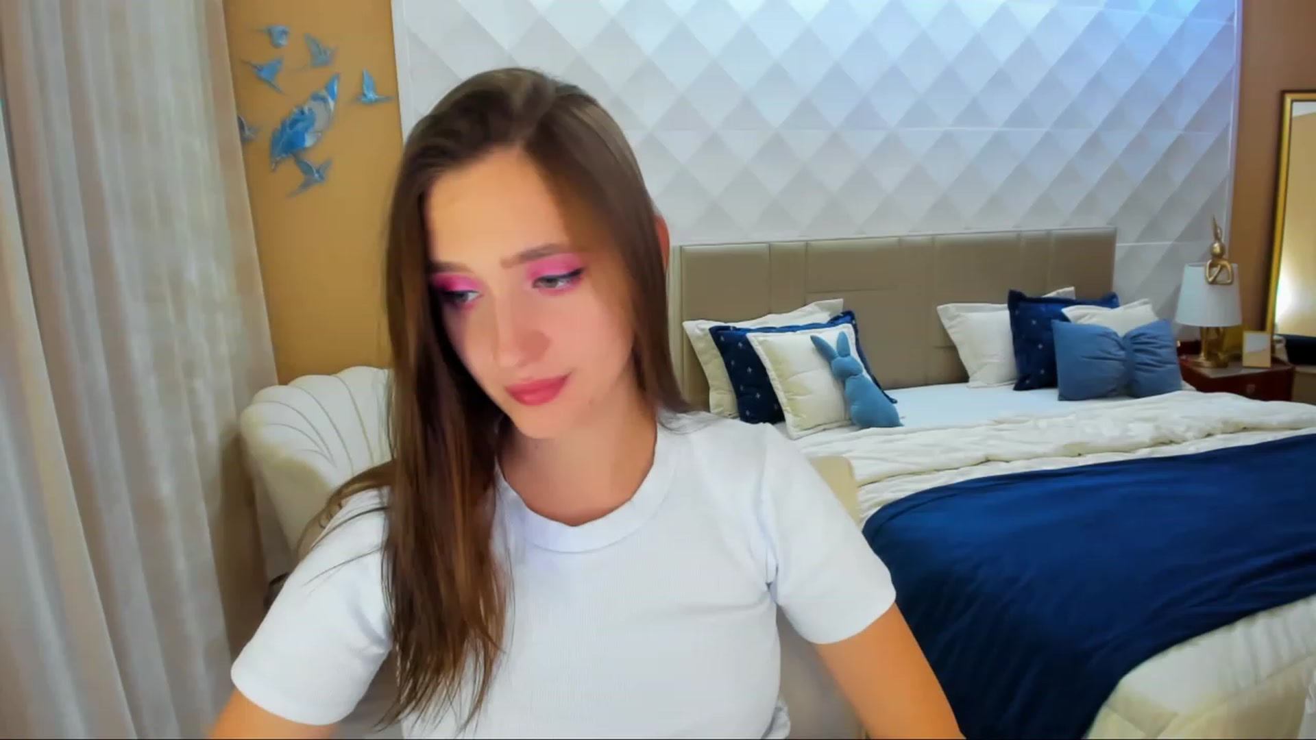 Gallery image thumbnail from WittyBunnyy's myfreecams stream on, 11/16/2023, 12:33 image 18 of 20