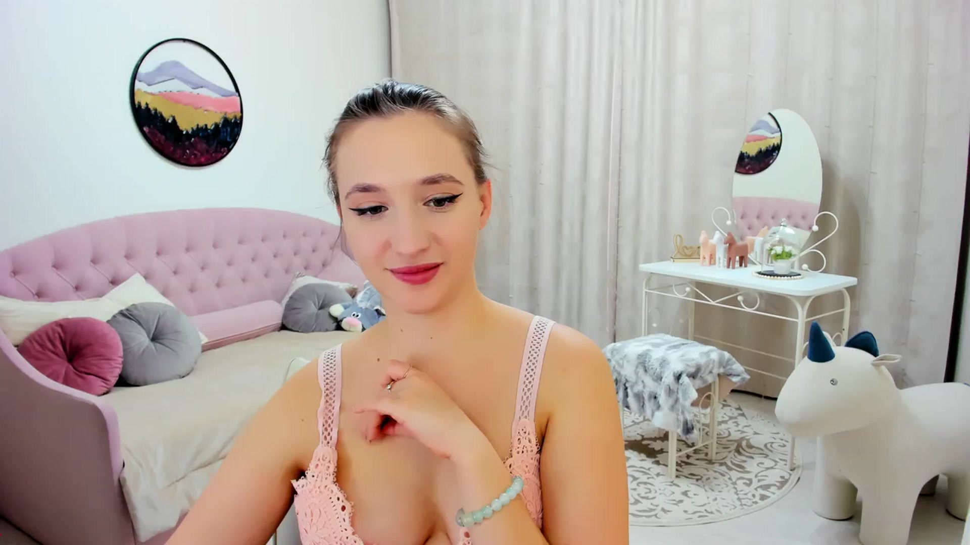 Gallery image thumbnail from WittyBunnyy's myfreecams stream on, 03/20/2024, 10:16 image 6 of 20
