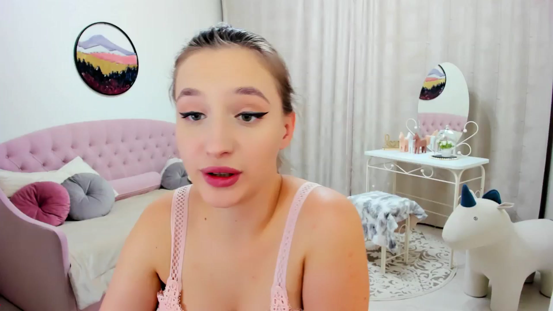 Gallery image thumbnail from WittyBunnyy's myfreecams stream on, 03/20/2024, 10:16 image 14 of 20
