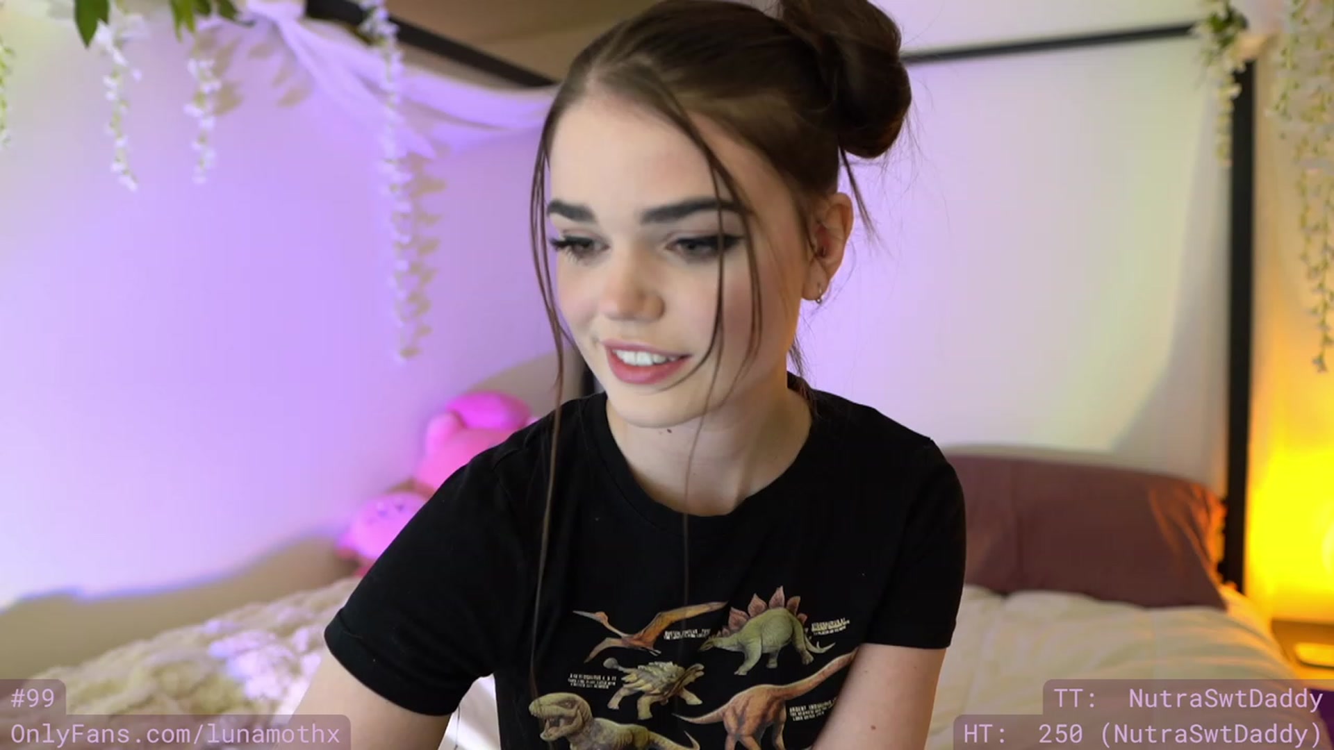Gallery image thumbnail from Wizard's myfreecams stream on, 11/18/2022, 07:19 image 14 of 20