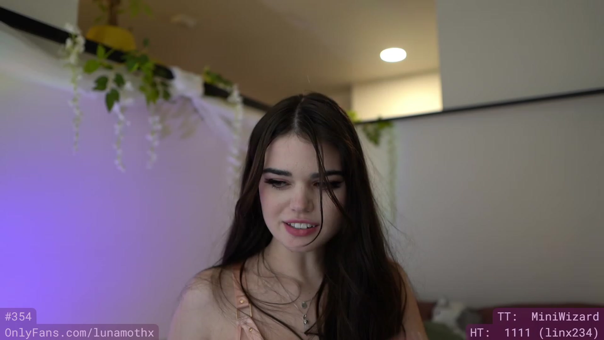 Gallery image thumbnail from Wizard's myfreecams stream on, 12/03/2022, 11:43 image 8 of 20