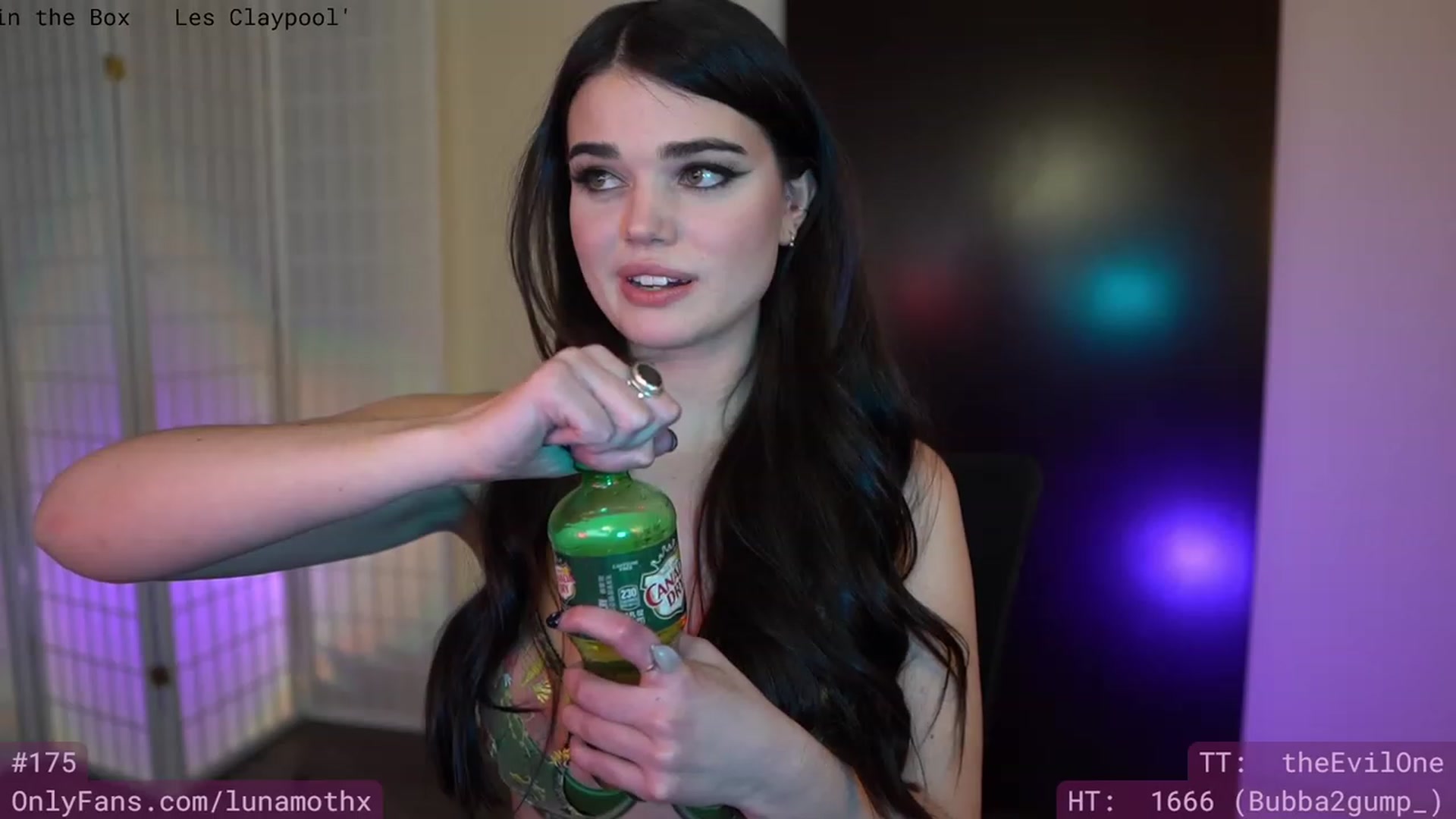Gallery image thumbnail from Wizard's myfreecams stream on, 03/18/2023, 08:47 image 10 of 20