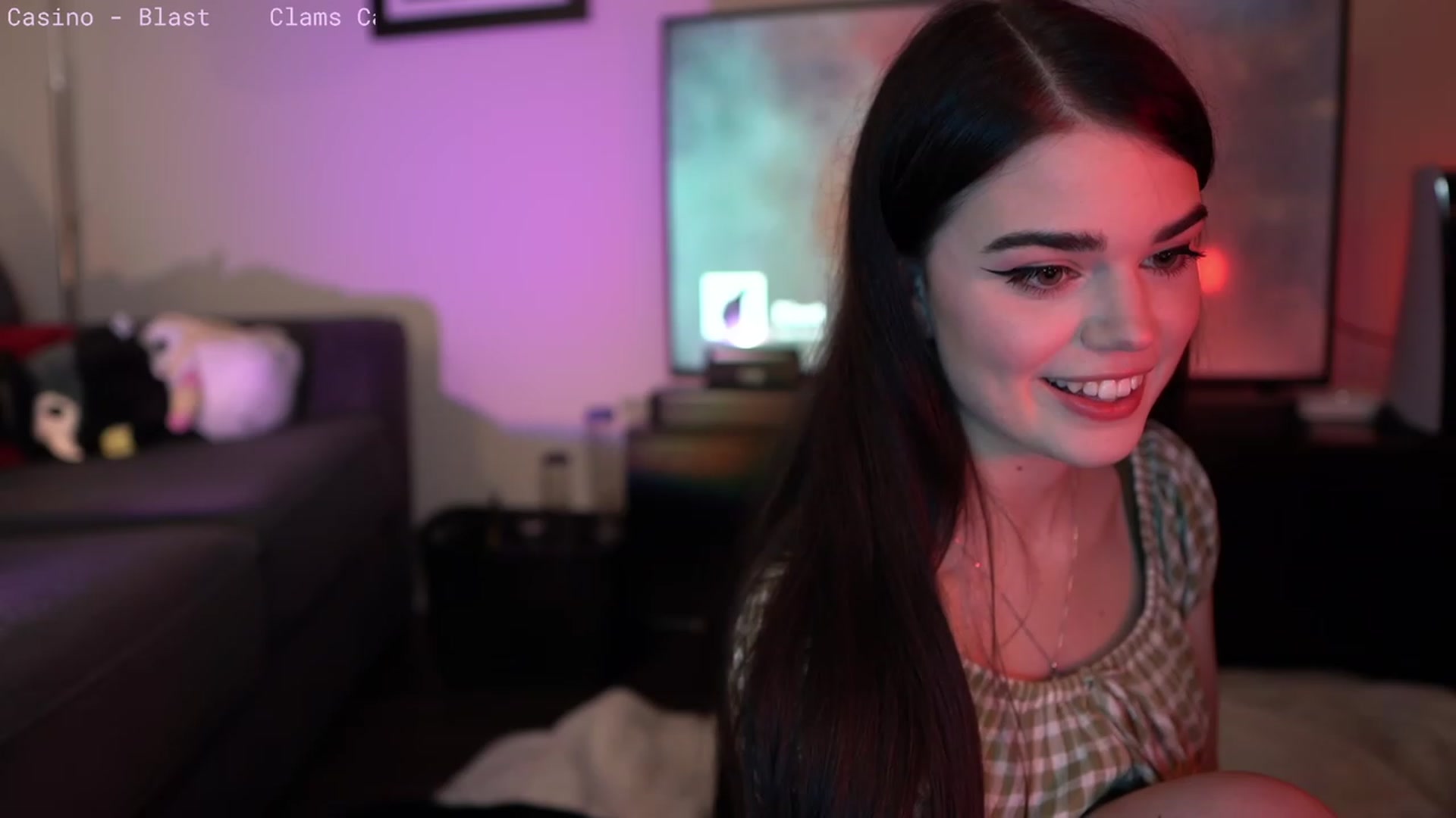 Gallery image thumbnail from Wizard's myfreecams stream on, 05/03/2023, 07:45 image 4 of 20