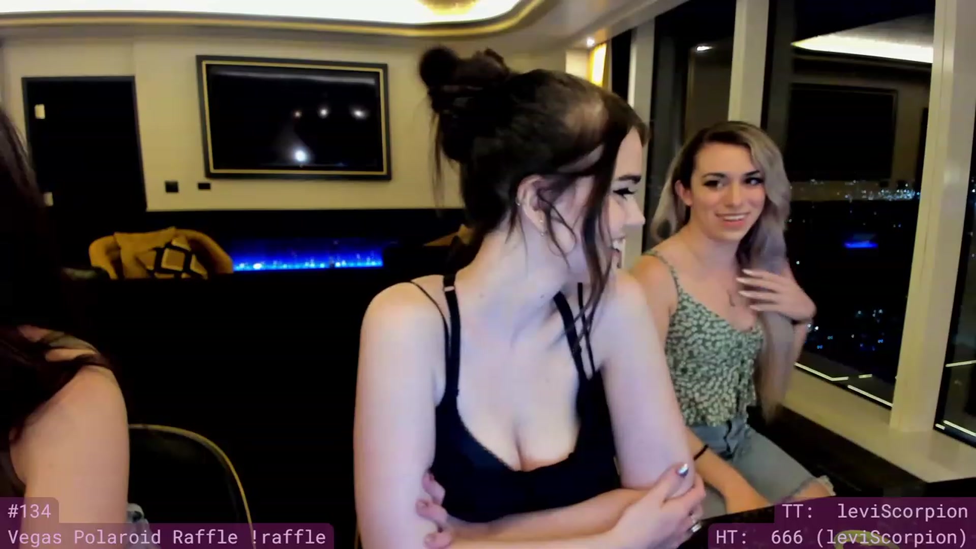 Gallery image thumbnail from Wizard's myfreecams stream on, 05/22/2023, 08:45 image 12 of 20
