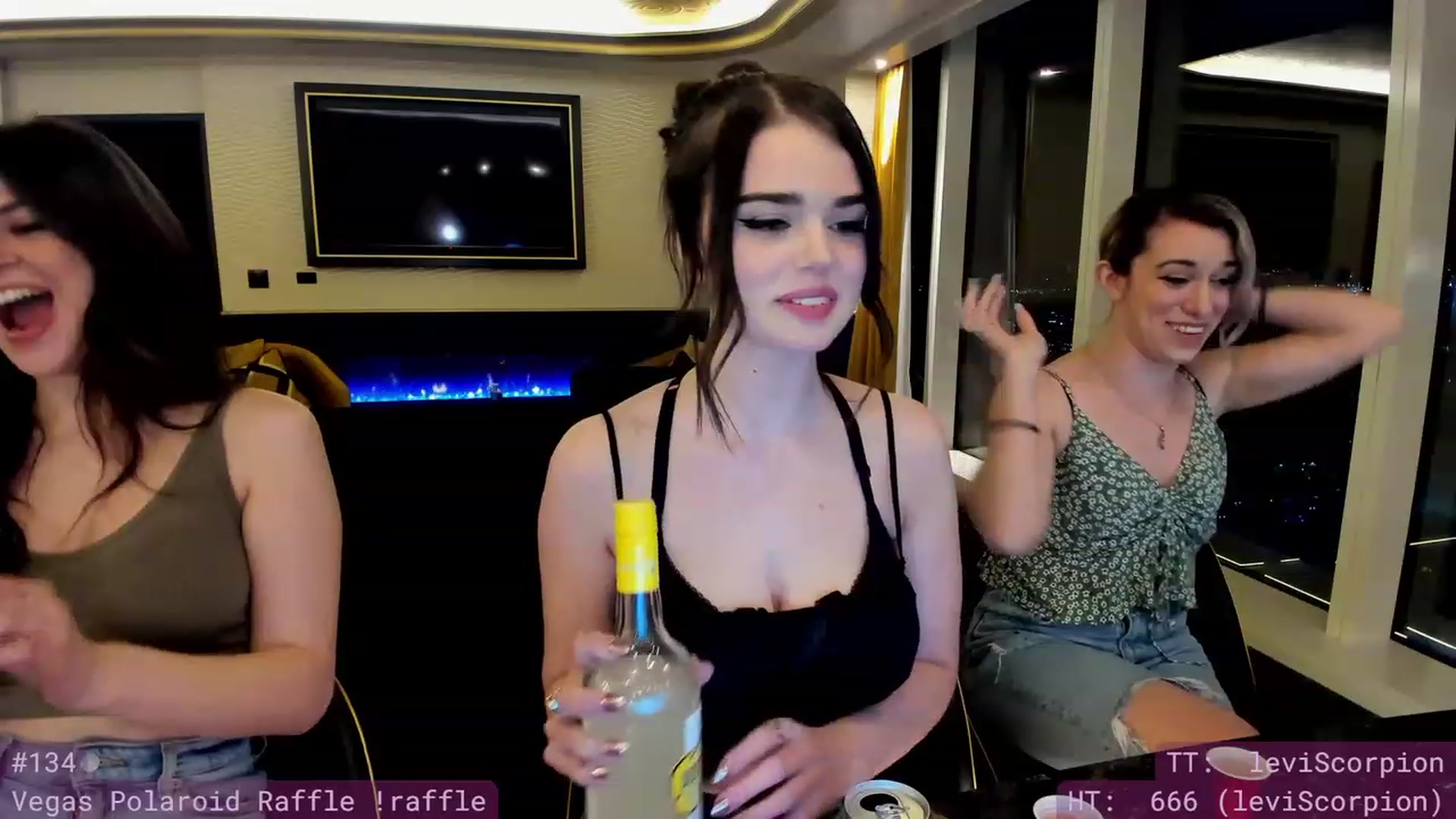 Gallery image thumbnail from Wizard's myfreecams stream on, 05/22/2023, 08:45 image 7 of 20