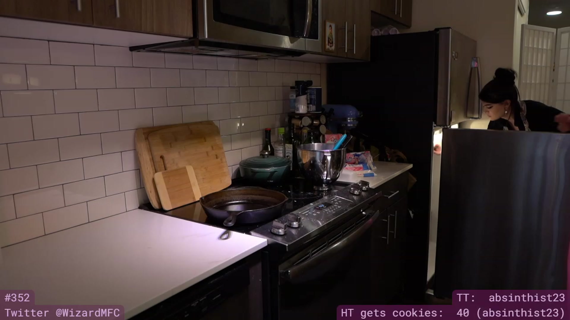 Gallery image thumbnail from Wizard's myfreecams stream on, 12/22/2023, 06:33 image 15 of 20