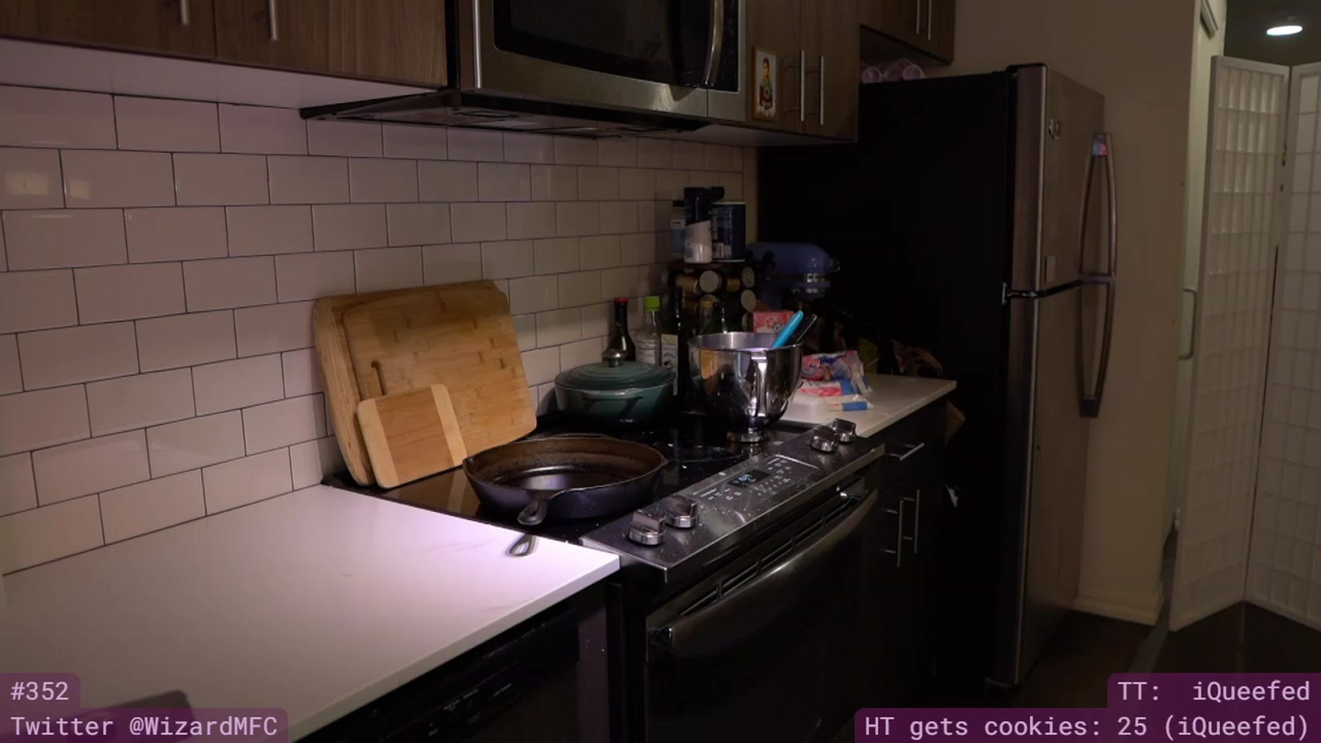 Gallery image thumbnail from Wizard's myfreecams stream on, 12/22/2023, 06:33 image 10 of 20