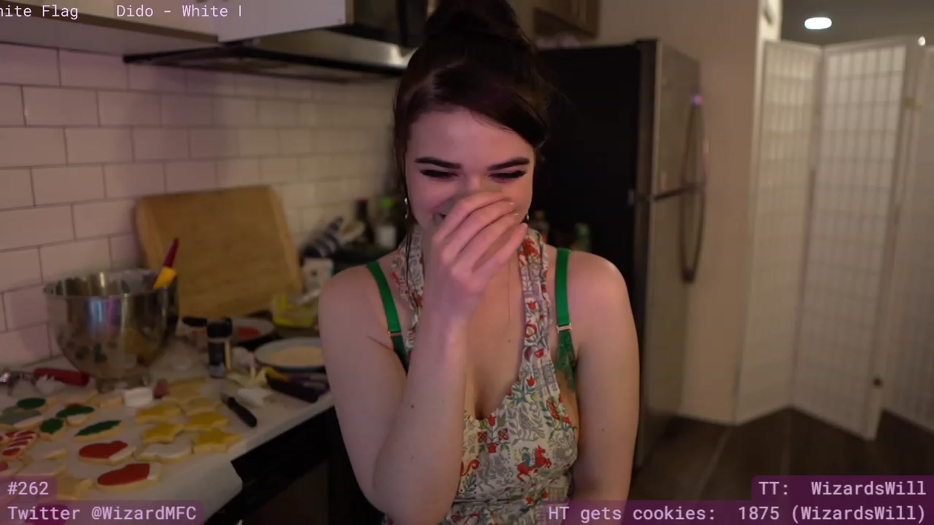 Gallery image thumbnail from Wizard's myfreecams stream on, 12/22/2023, 13:29 image 19 of 20