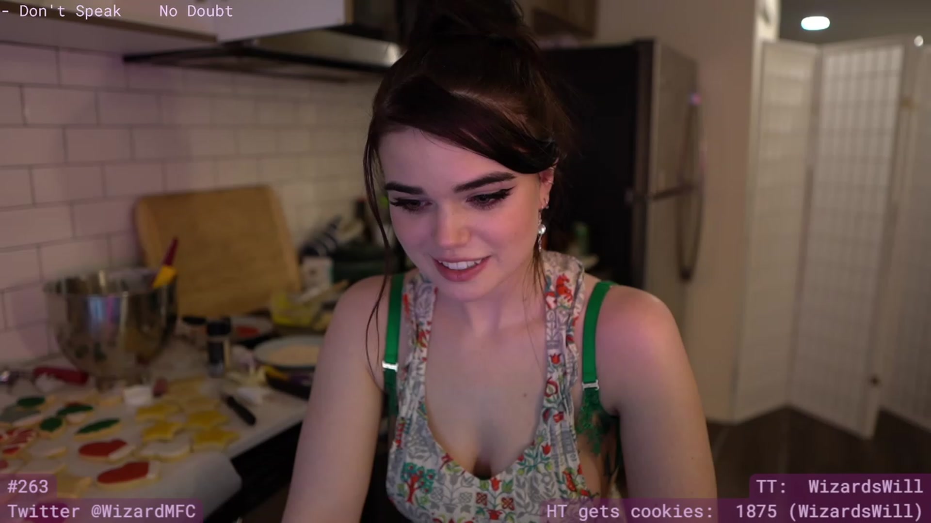 Gallery image thumbnail from Wizard's myfreecams stream on, 12/22/2023, 13:29 image 17 of 20