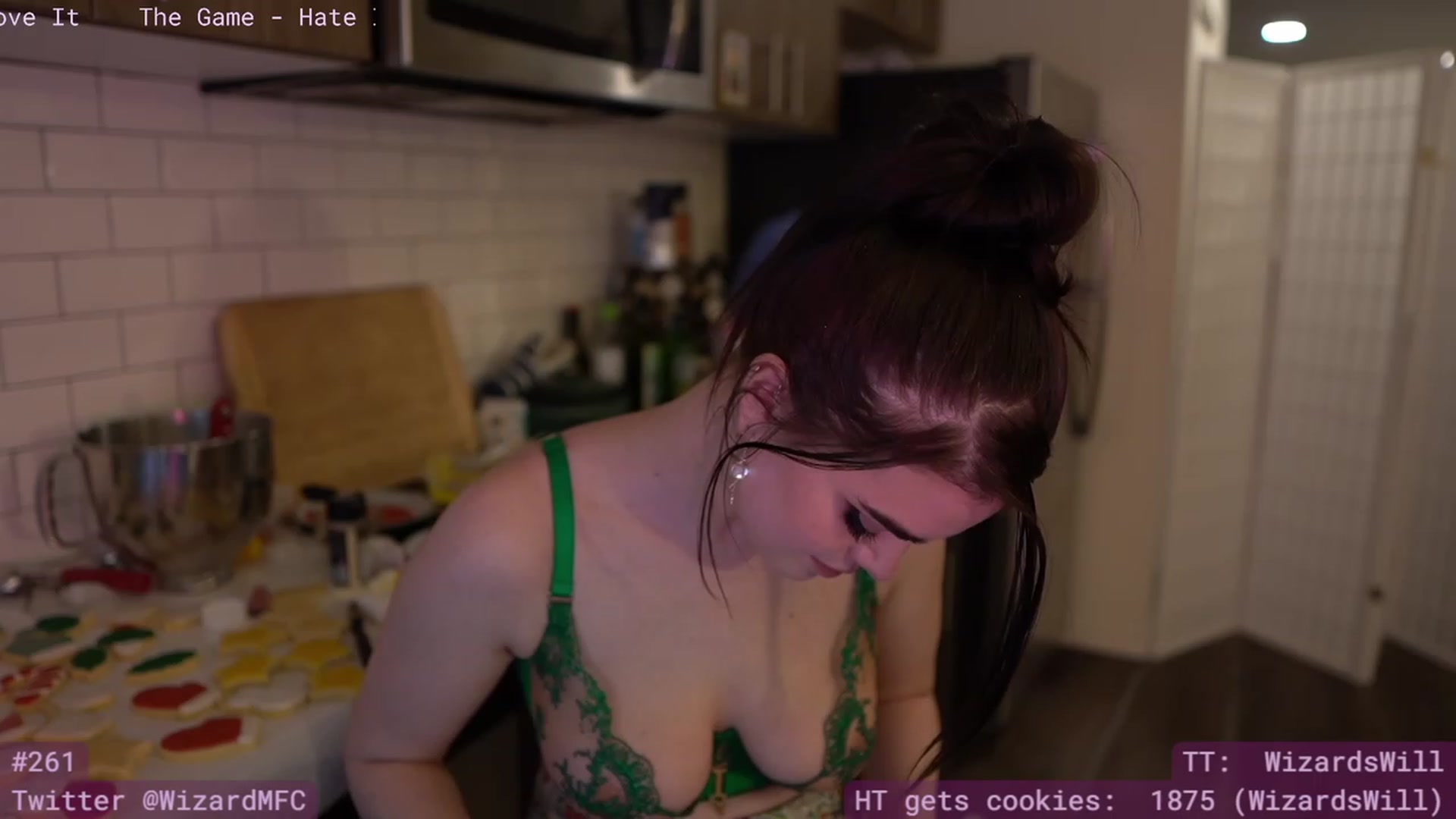 Gallery image thumbnail from Wizard's myfreecams stream on, 12/22/2023, 13:54 image 12 of 20