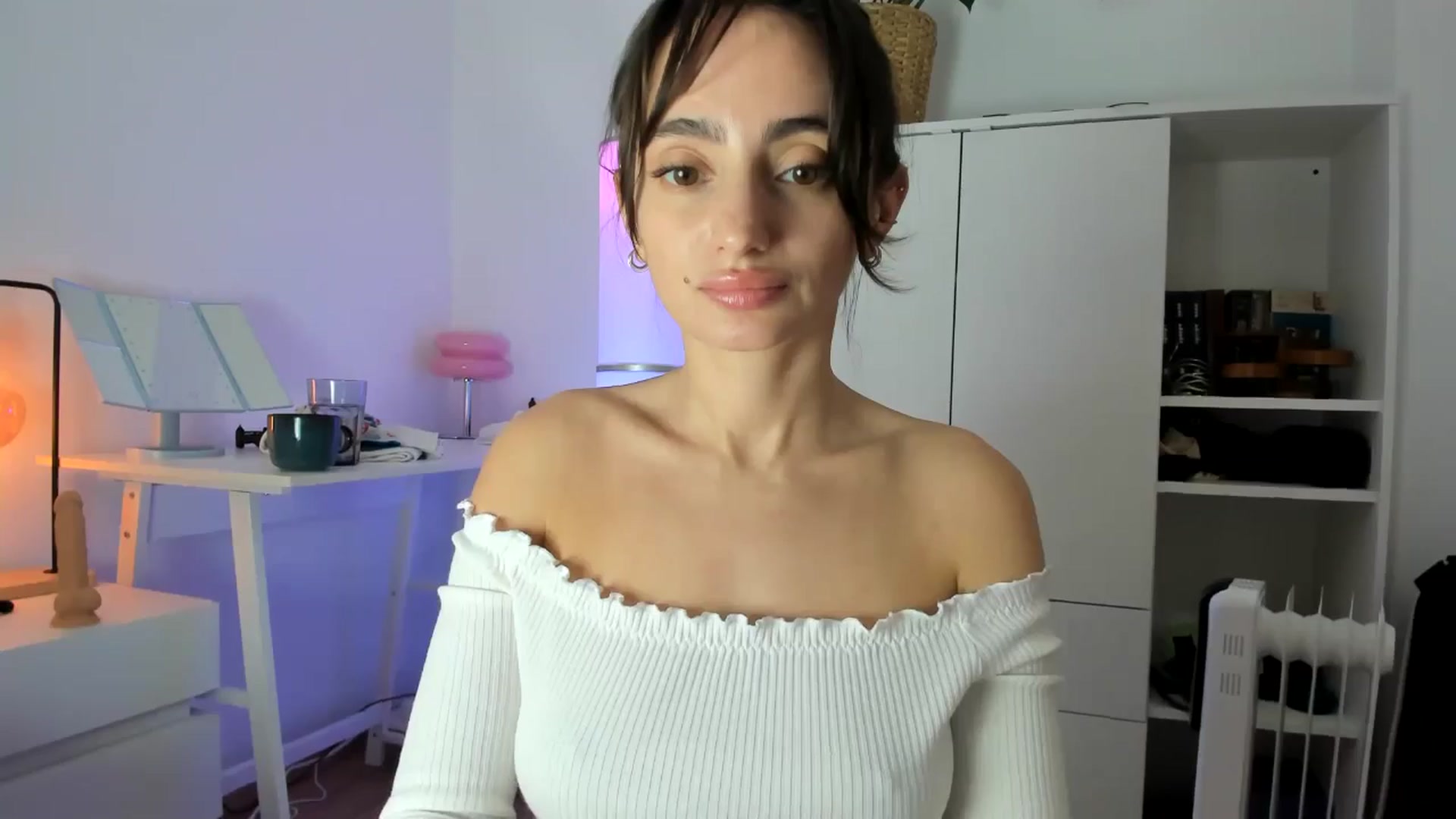 Gallery image thumbnail from WoWImmA's myfreecams stream on, 01/16/2025, 19:32 image 4 of 20