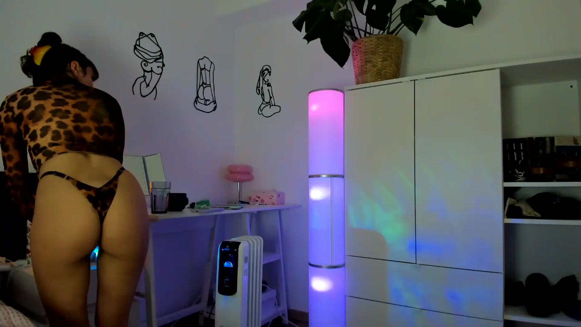 Gallery image thumbnail from WoWImmA's myfreecams stream on, 02/14/2025, 19:17 image 1 of 20