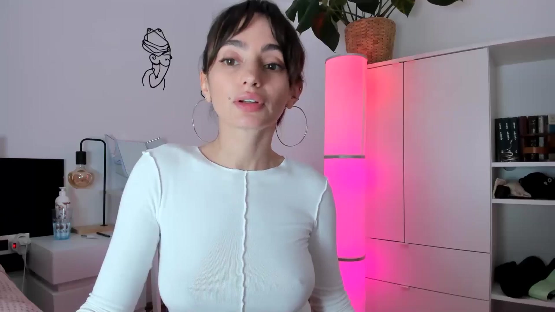 Gallery image thumbnail from WoWImmA's myfreecams stream on, 02/22/2025, 16:15 image 18 of 20