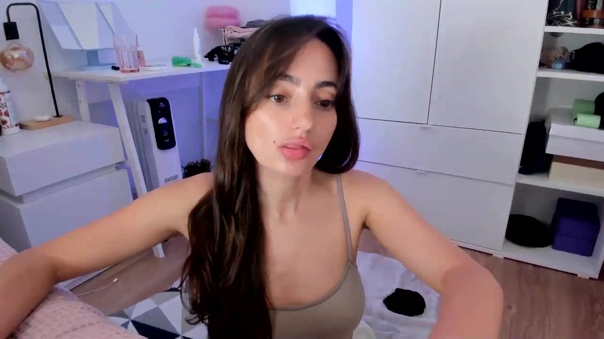 Gallery image thumbnail from WoWImmA's myfreecams stream on, 04/12/2025, 16:24 image 16 of 20