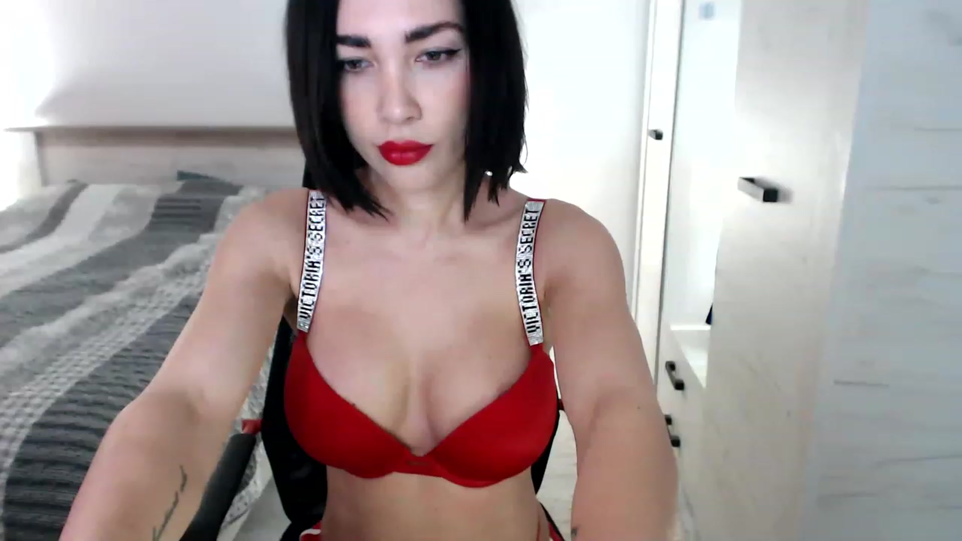 Gallery image thumbnail from WoWJamie's myfreecams stream on, 02/12/2023, 16:15 image 13 of 20