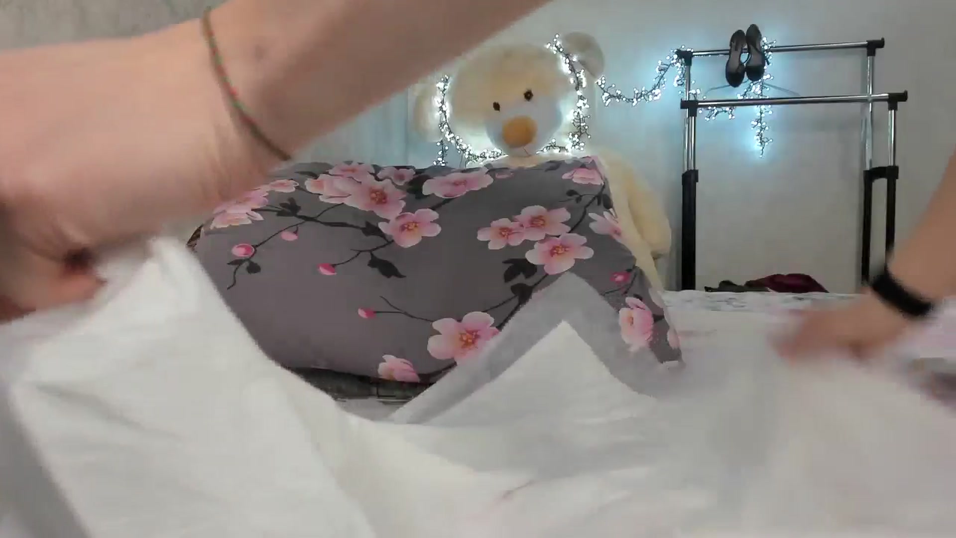 Gallery image thumbnail from WoW_Blonde_'s myfreecams stream on, 11/30/2025, 10:39 image 18 of 20