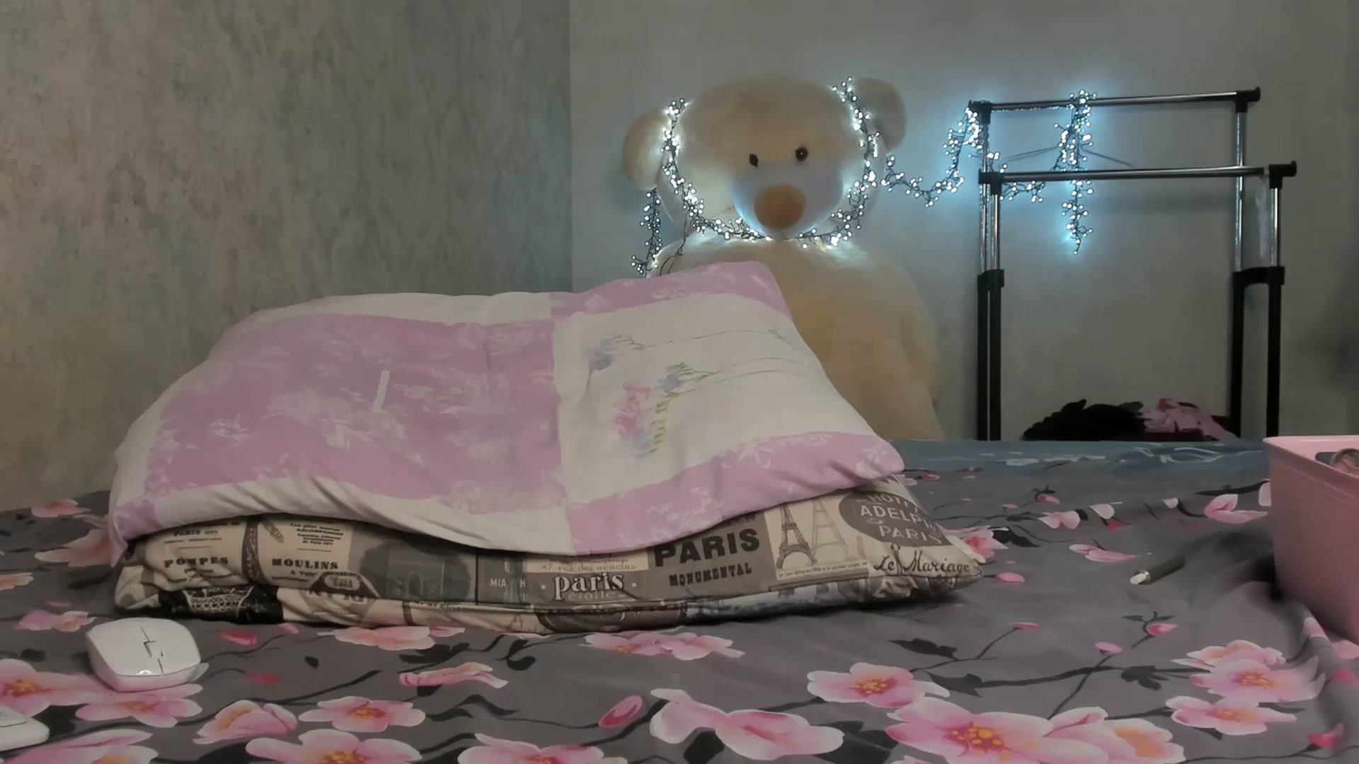 Gallery image thumbnail from WoW_Blonde_'s myfreecams stream on, 12/19/2025, 12:40 image 16 of 20