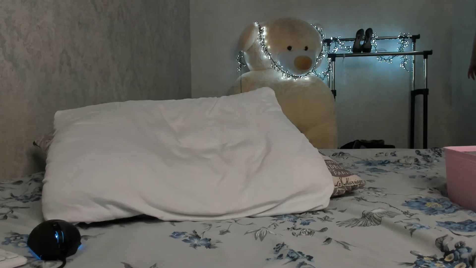 Gallery image thumbnail from WoW_Blonde_'s myfreecams stream on, 05/07/2026, 12:05 image 18 of 20