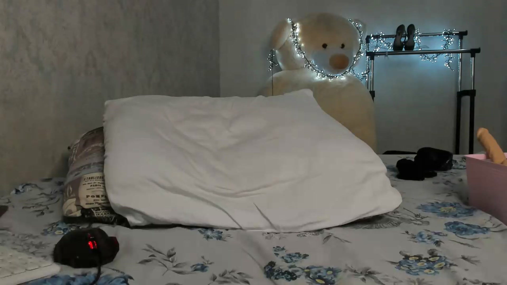 Gallery image thumbnail from WoW_Blonde_'s myfreecams stream on, 05/12/2026, 07:01 image 16 of 20