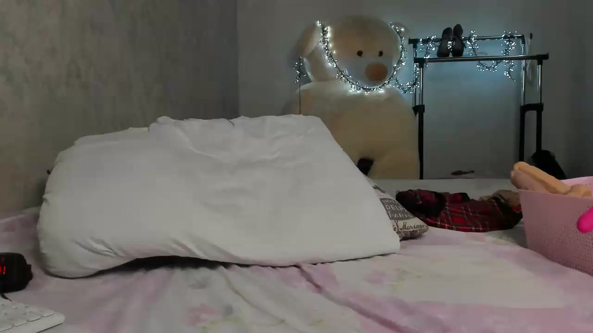 Gallery image thumbnail from WoW_Blonde_'s myfreecams stream on, 05/18/2026, 13:53 image 11 of 20
