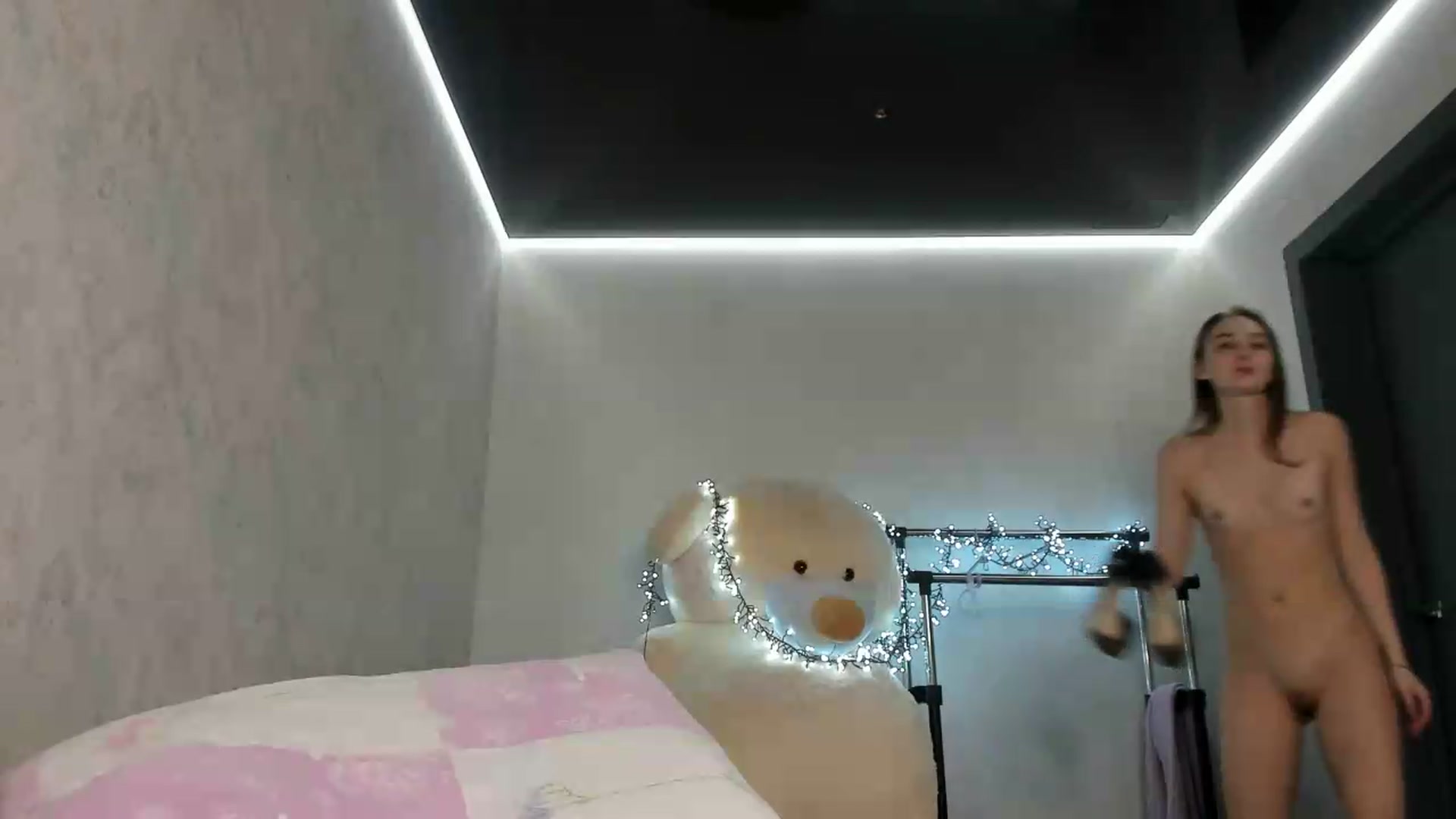 Gallery image thumbnail from WoW_Blonde_'s myfreecams stream on, 07/13/2026, 14:26 image 17 of 20