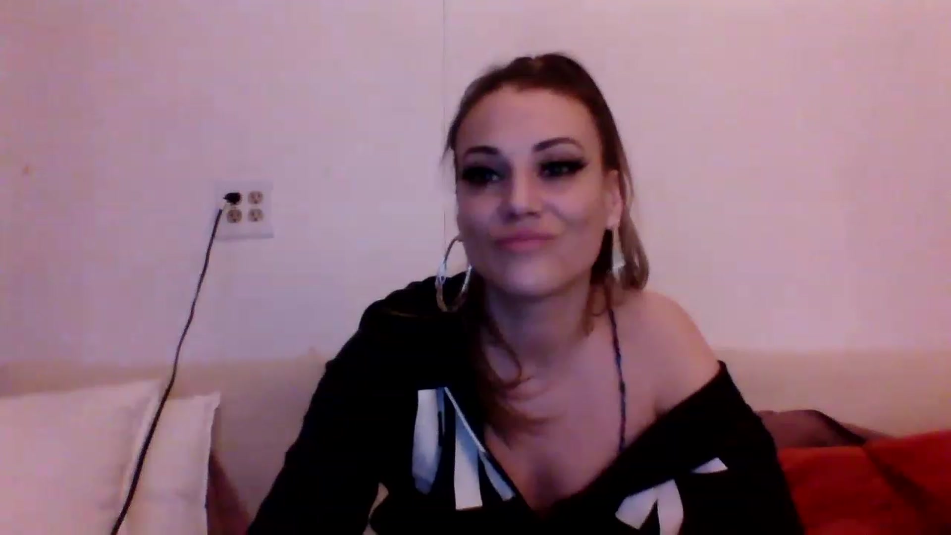 Gallery image thumbnail from WolfeinCA's myfreecams stream on, 02/11/2023, 06:10 image 19 of 20