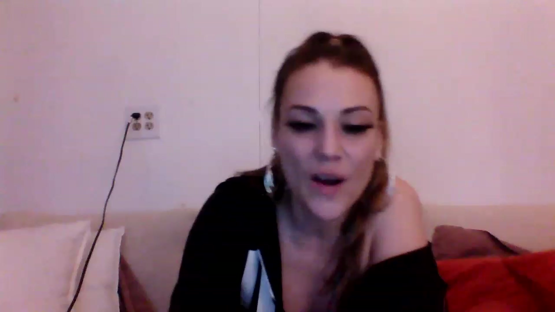 Gallery image thumbnail from WolfeinCA's myfreecams stream on, 02/11/2023, 06:10 image 7 of 20