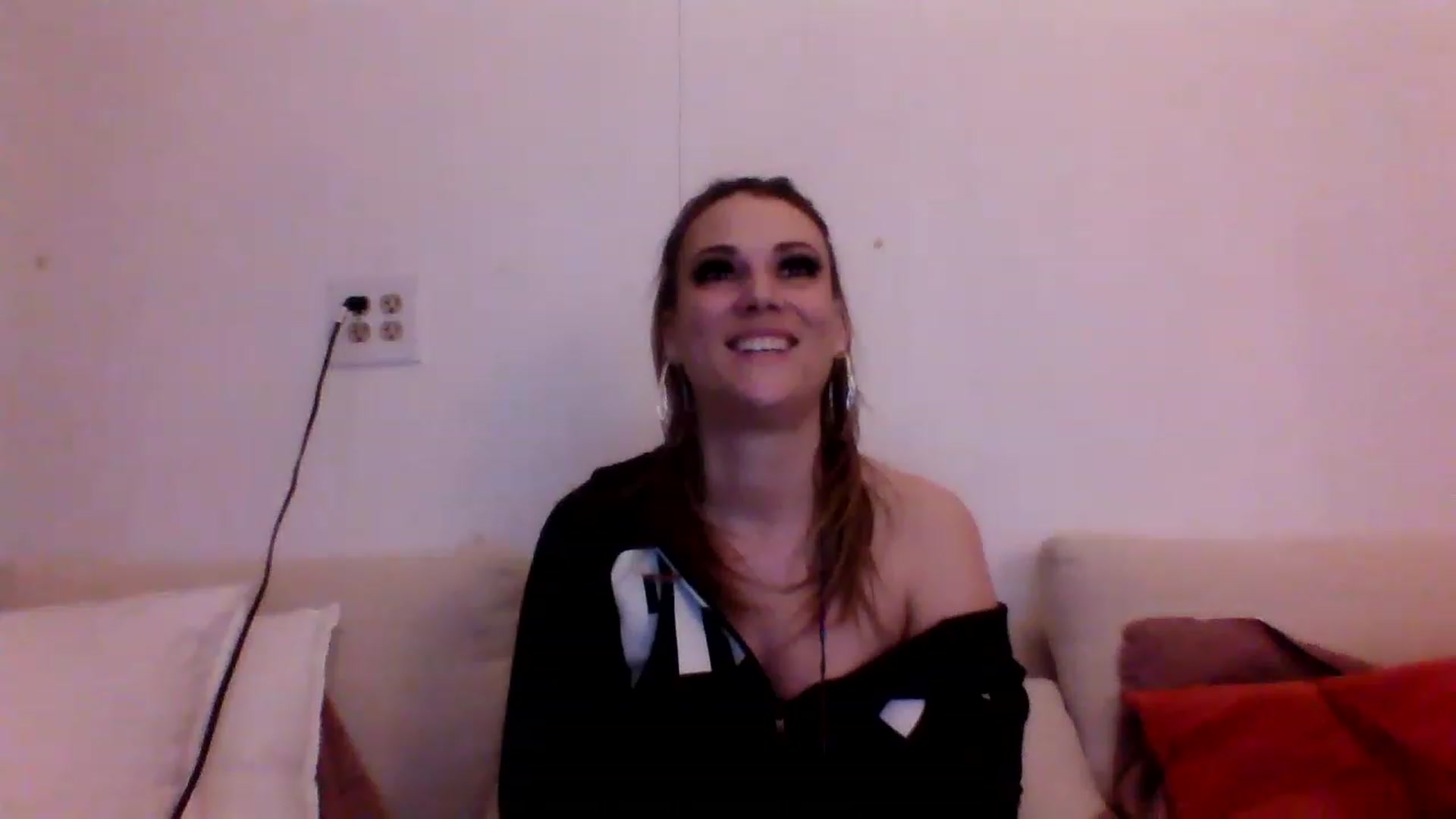 Gallery image thumbnail from WolfeinCA's myfreecams stream on, 02/11/2023, 06:10 image 9 of 20