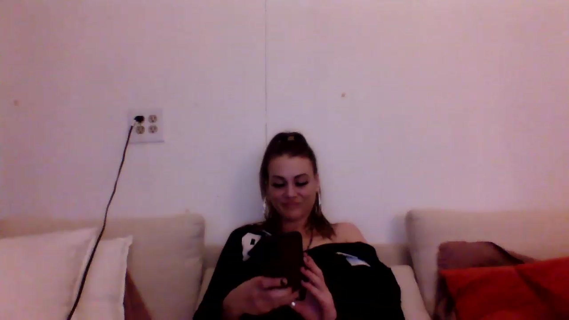 Gallery image thumbnail from WolfeinCA's myfreecams stream on, 02/11/2023, 06:10 image 10 of 20