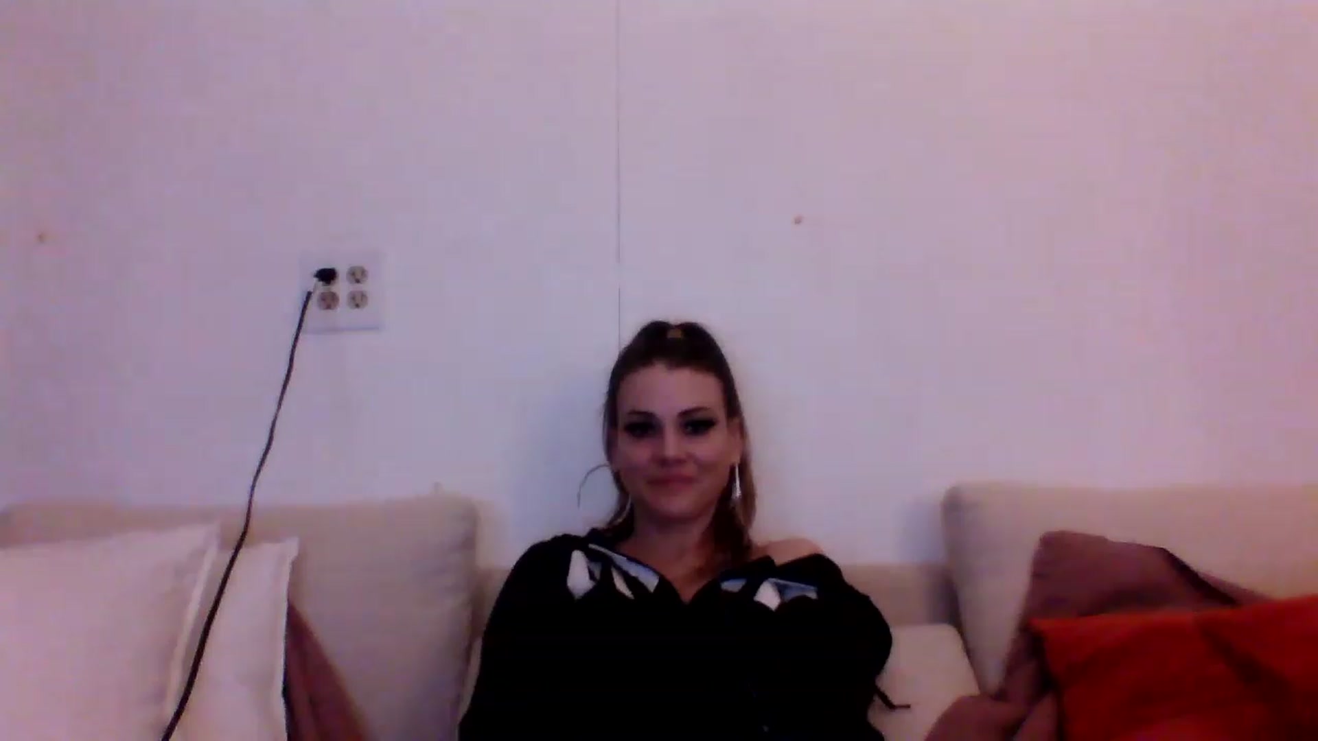 Gallery image thumbnail from WolfeinCA's myfreecams stream on, 02/11/2023, 06:10 image 6 of 20