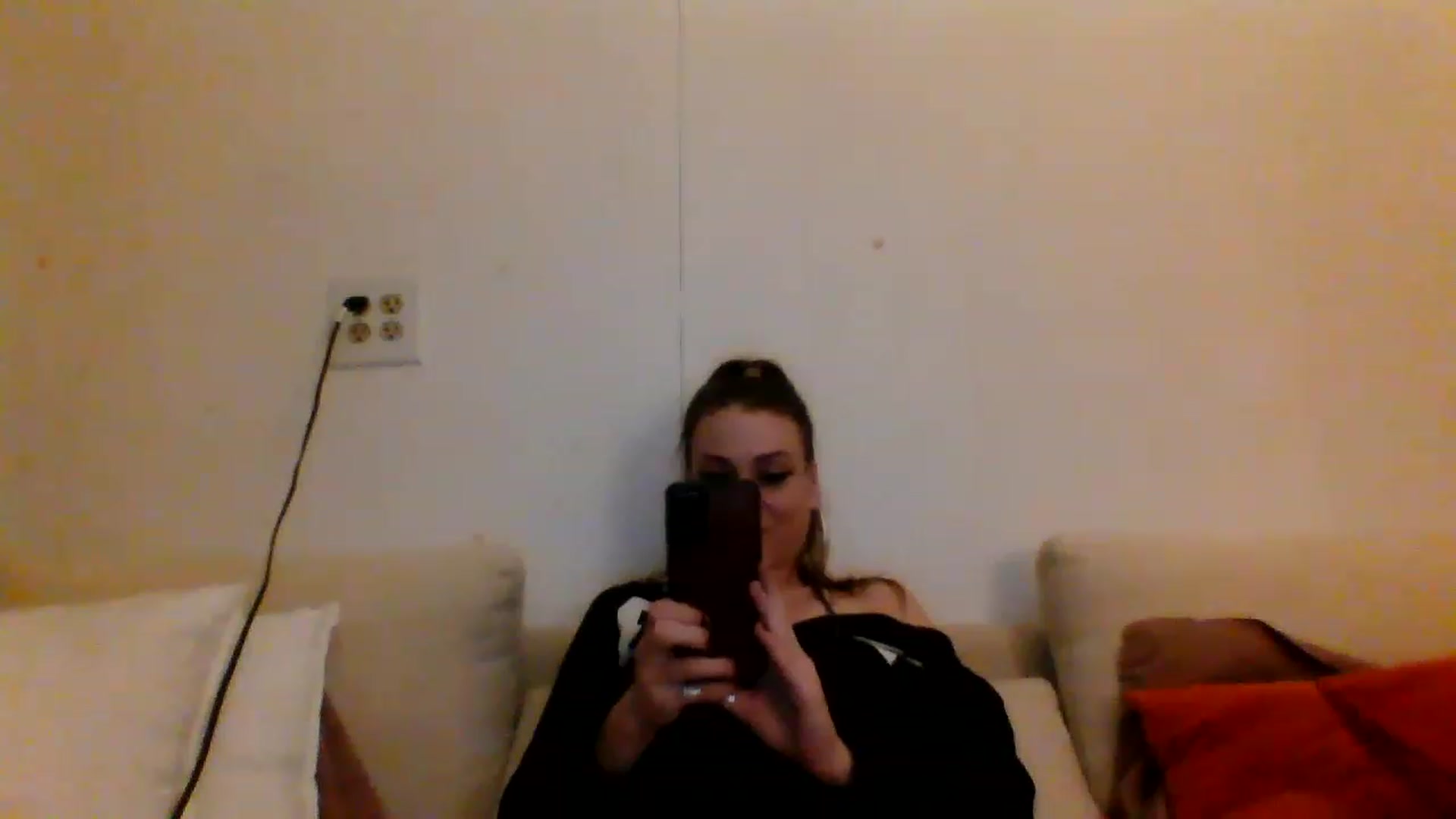 Gallery image thumbnail from WolfeinCA's myfreecams stream on, 02/11/2023, 06:10 image 12 of 20