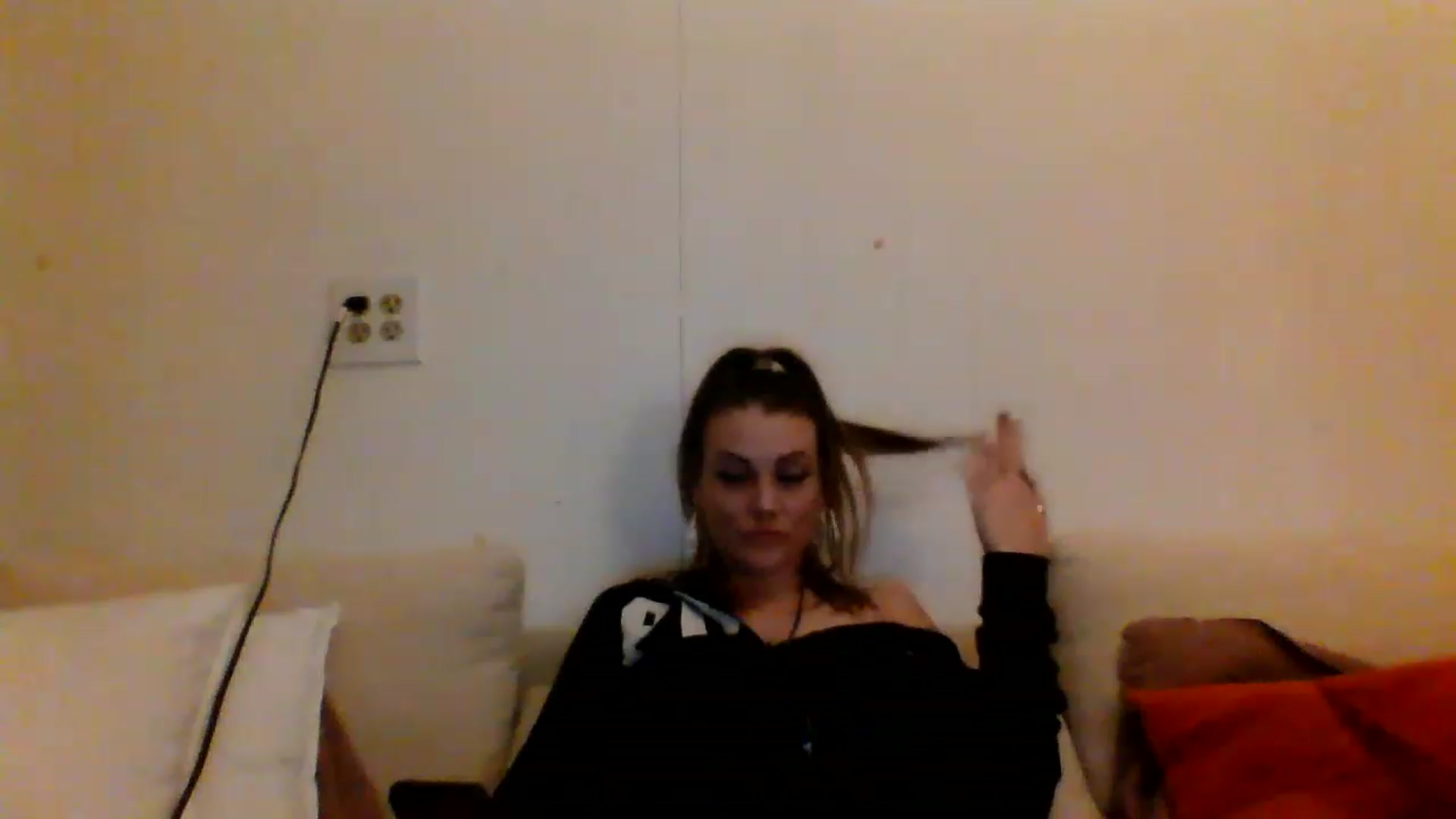 Gallery image thumbnail from WolfeinCA's myfreecams stream on, 02/11/2023, 06:10 image 11 of 20