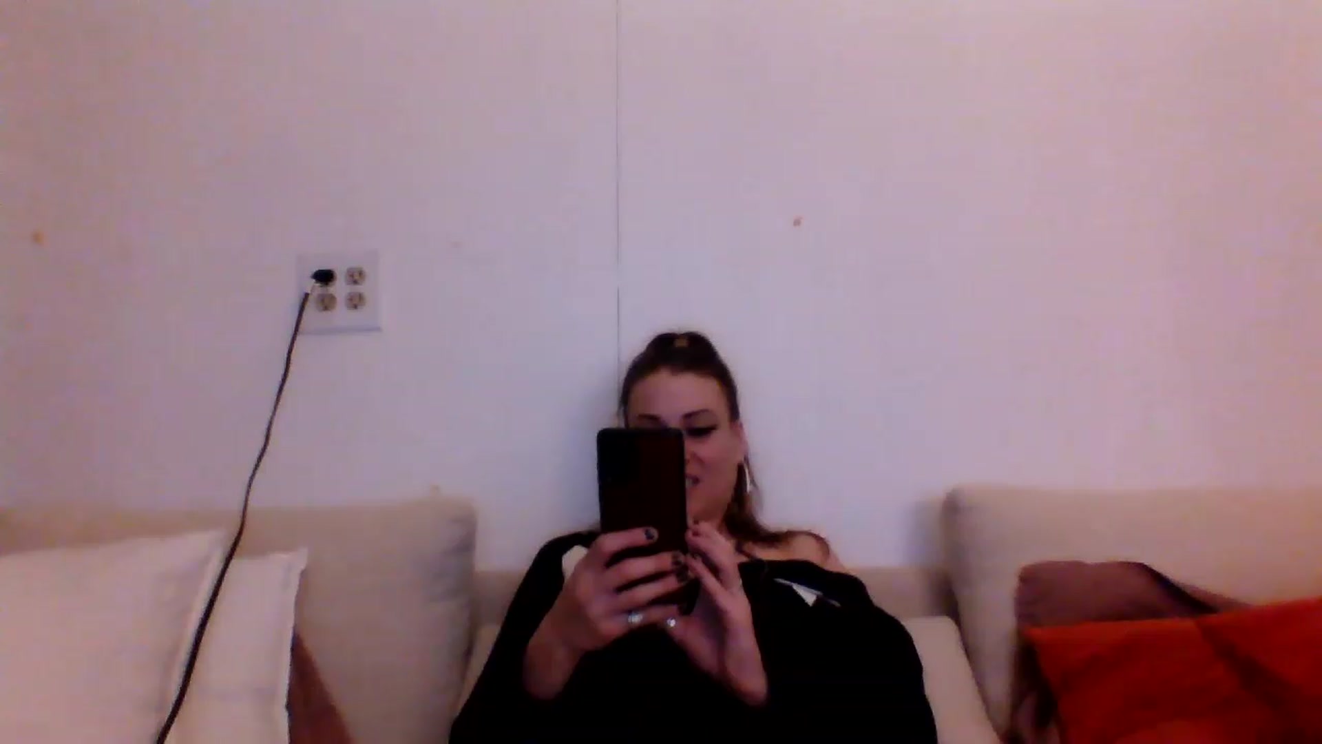 Gallery image thumbnail from WolfeinCA's myfreecams stream on, 02/11/2023, 06:10 image 13 of 20
