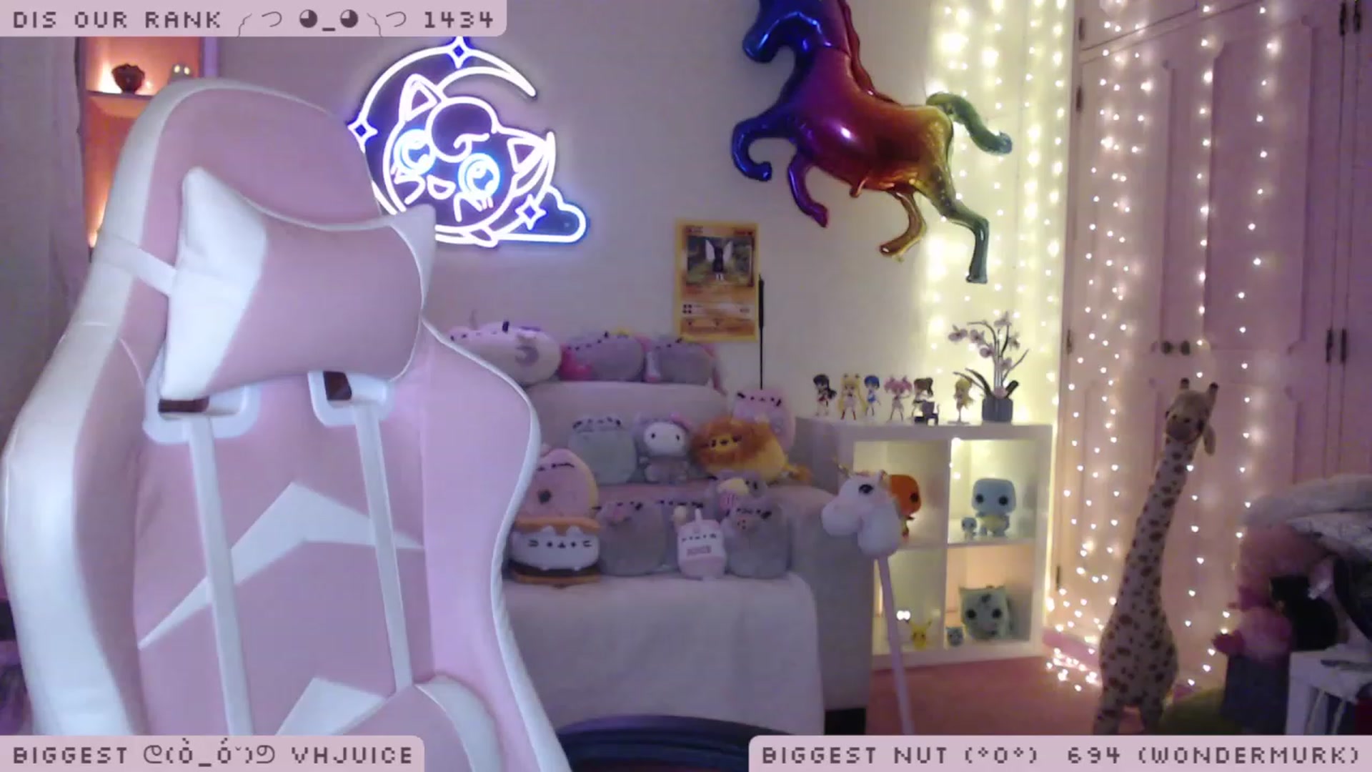 Gallery image thumbnail from WonderAna's myfreecams stream on, 11/17/2022, 02:40 image 1 of 20