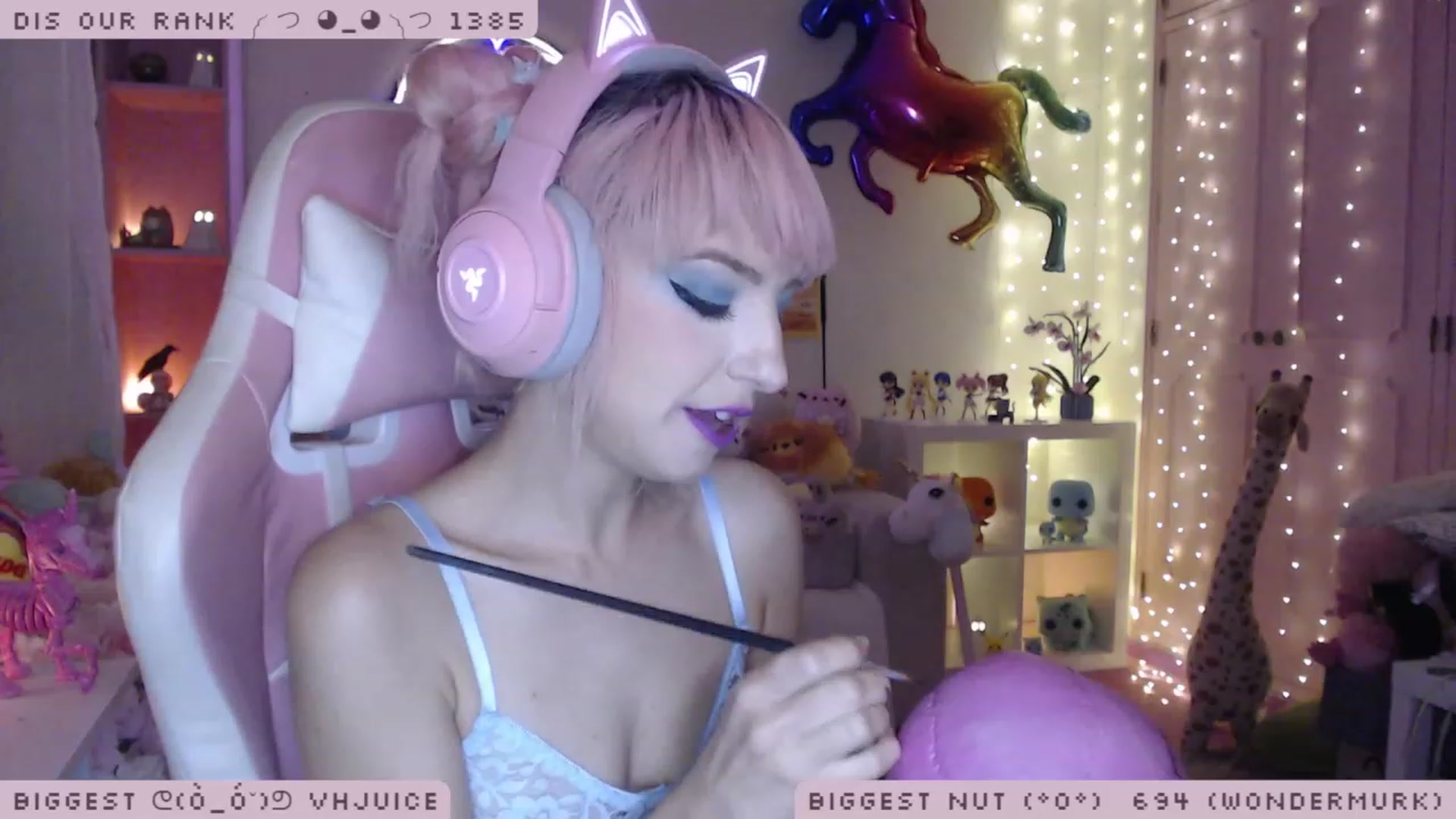 Gallery image thumbnail from WonderAna's myfreecams stream on, 11/17/2022, 02:40 image 14 of 20