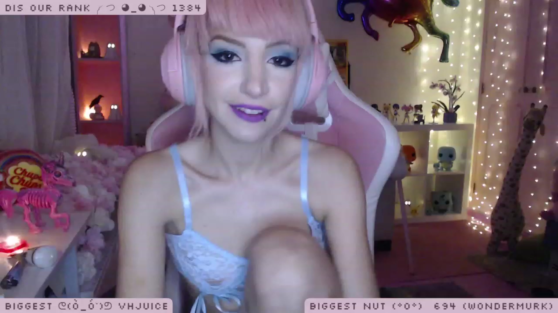 Gallery image thumbnail from WonderAna's myfreecams stream on, 11/17/2022, 02:37 image 14 of 20