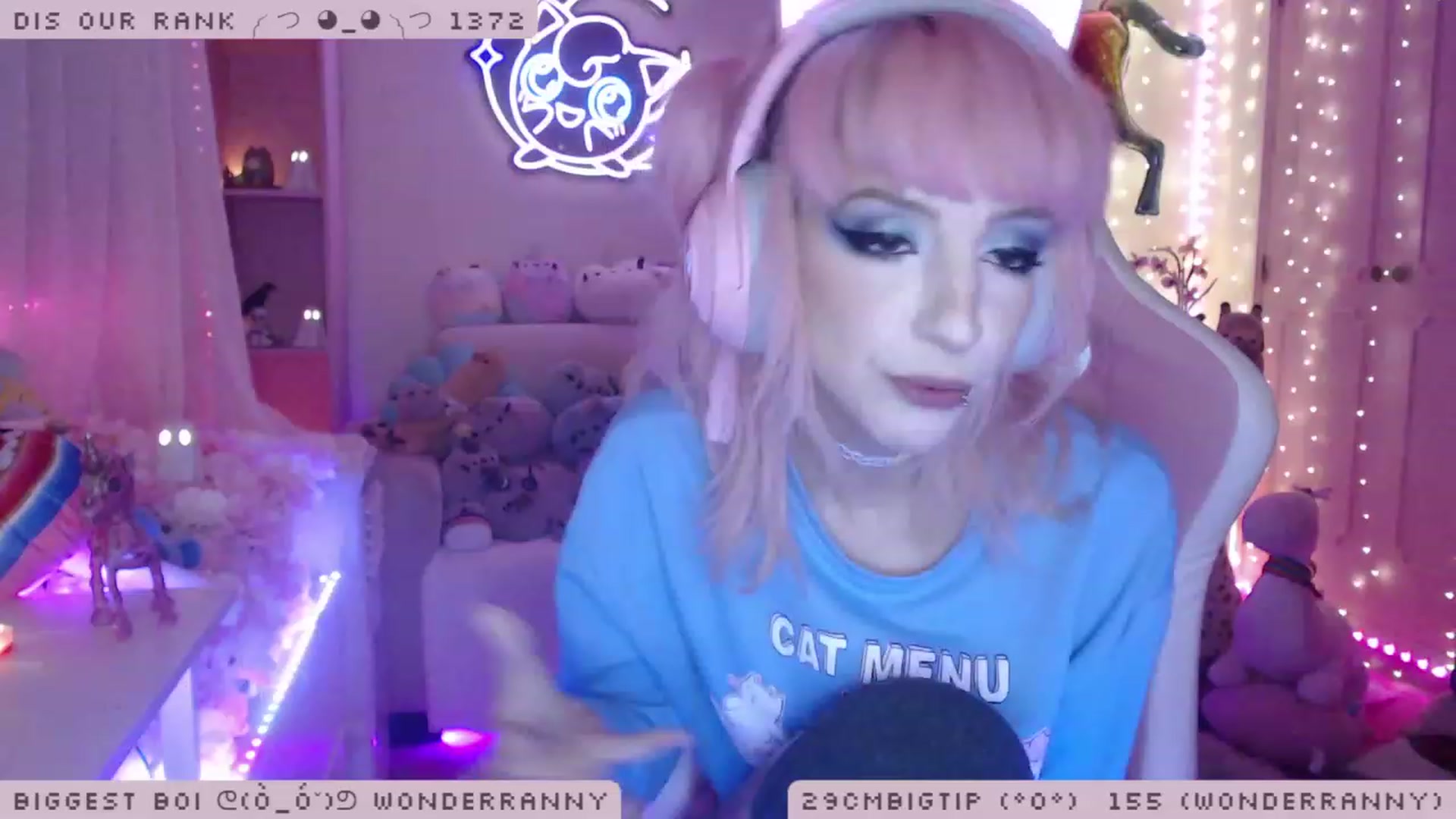 Gallery image thumbnail from WonderAna's myfreecams stream on, 11/23/2022, 24:06 image 17 of 20