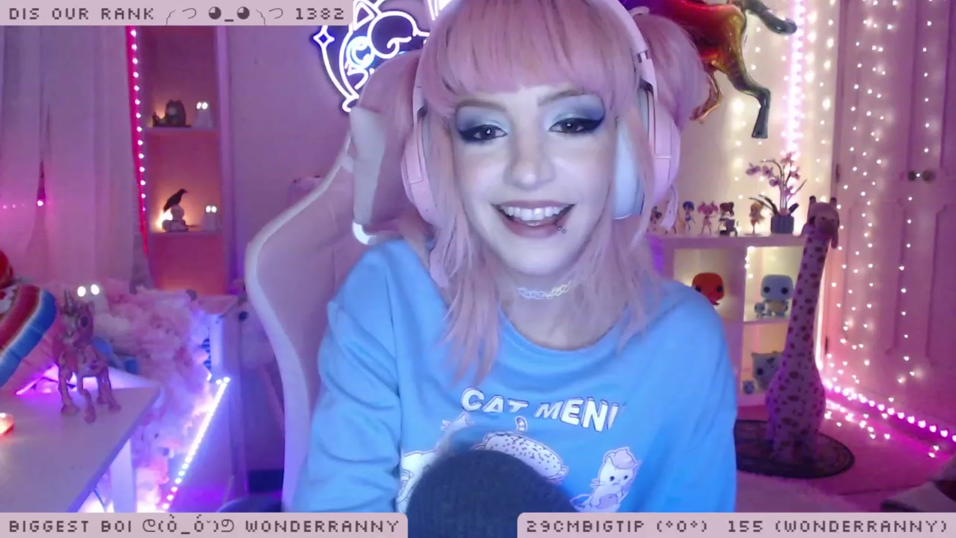 Gallery image thumbnail from WonderAna's myfreecams stream on, 11/23/2022, 24:06 image 12 of 20